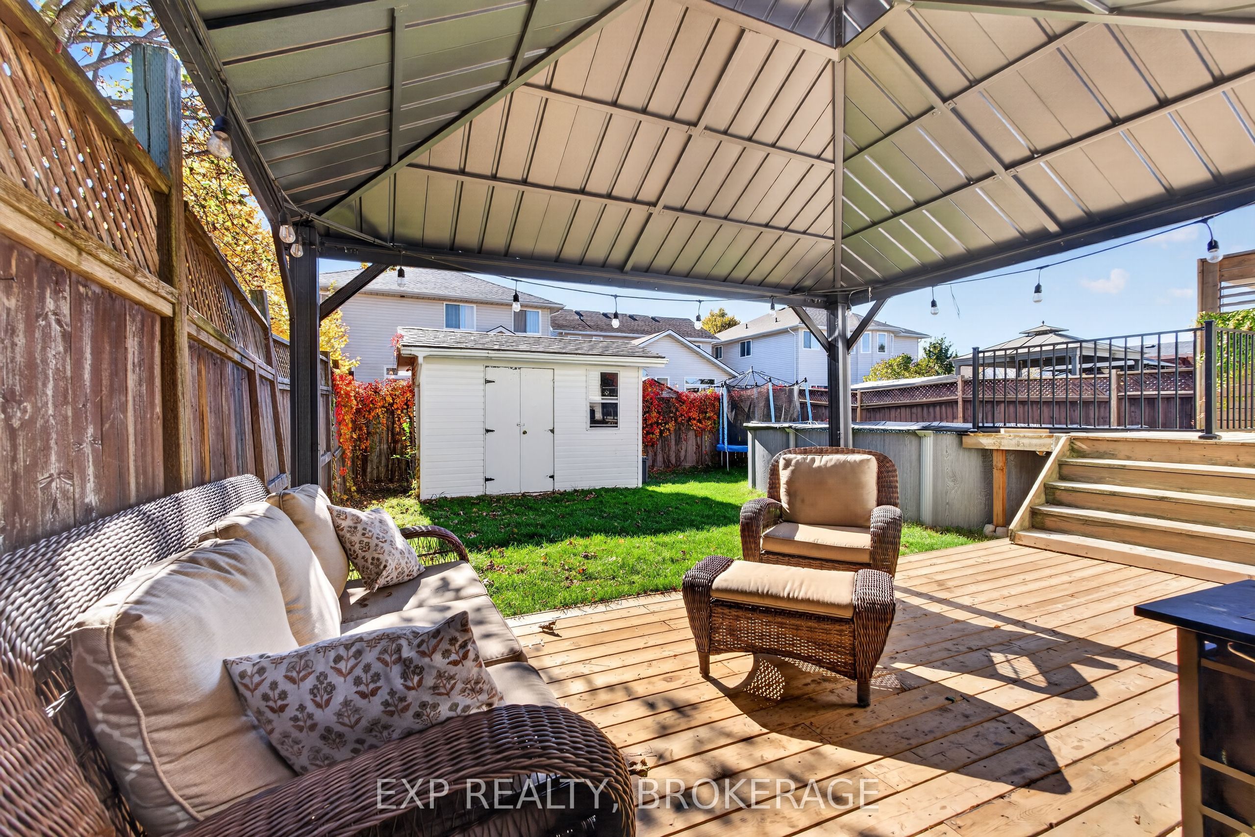 975 Rainbow Crescent Property Photo 30