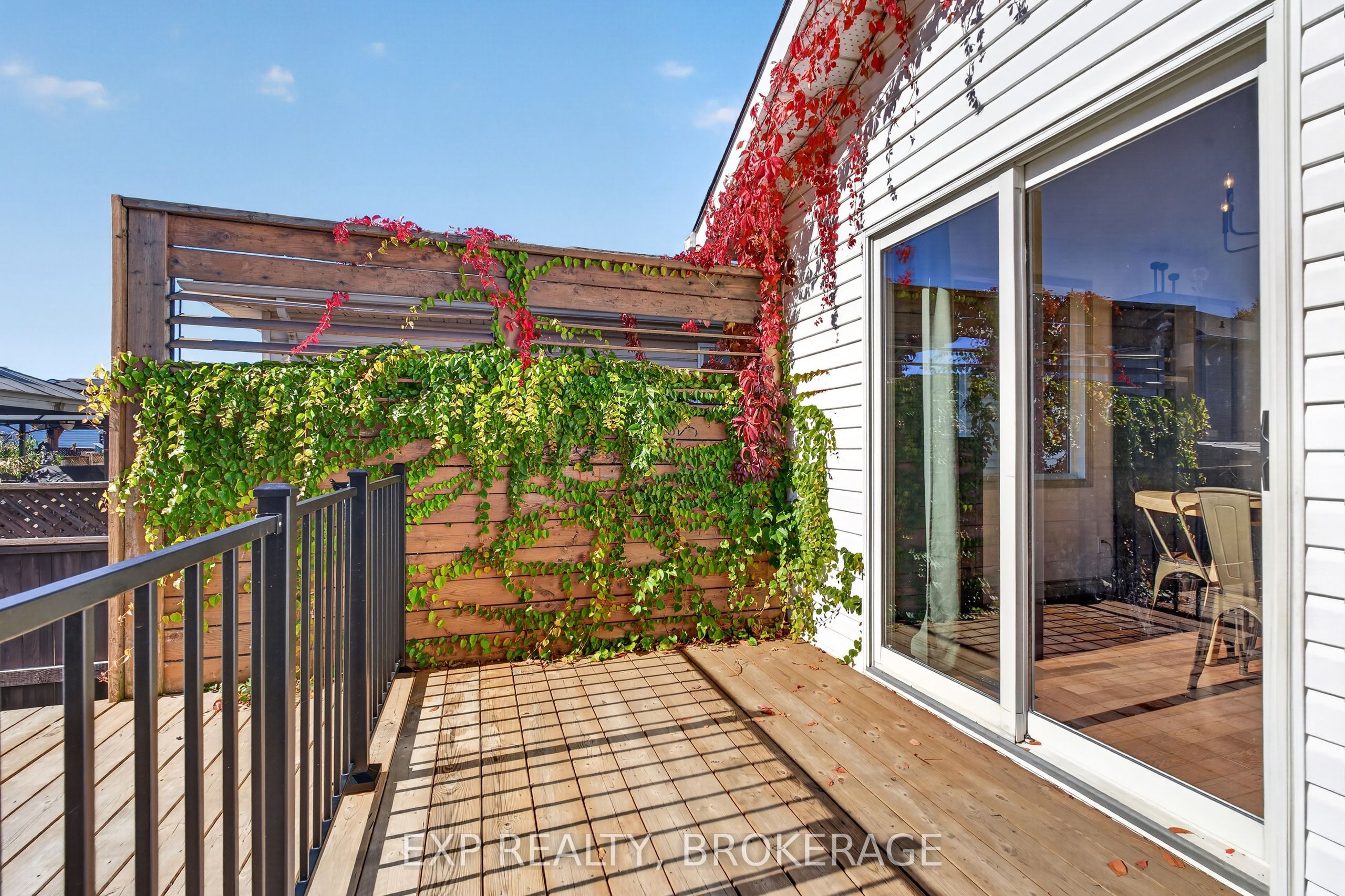 975 Rainbow Crescent Property Photo 36