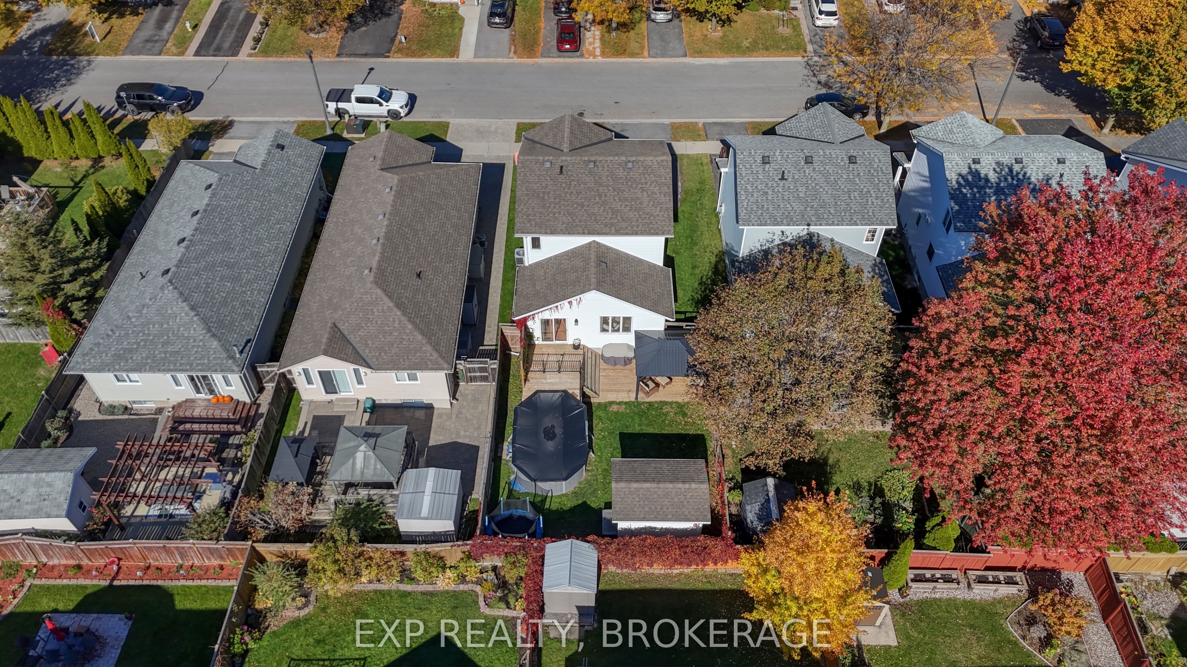 975 Rainbow Crescent Property Photo 38