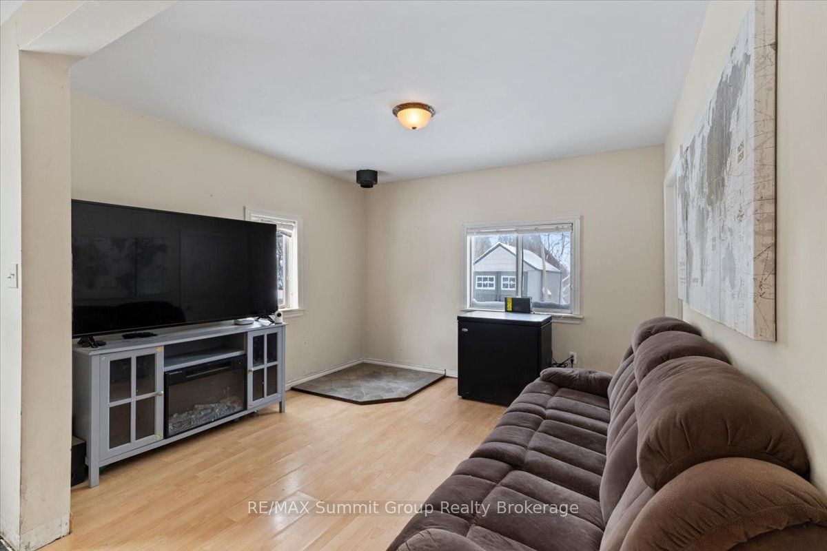 13 Collingwood Street Property Photo 13