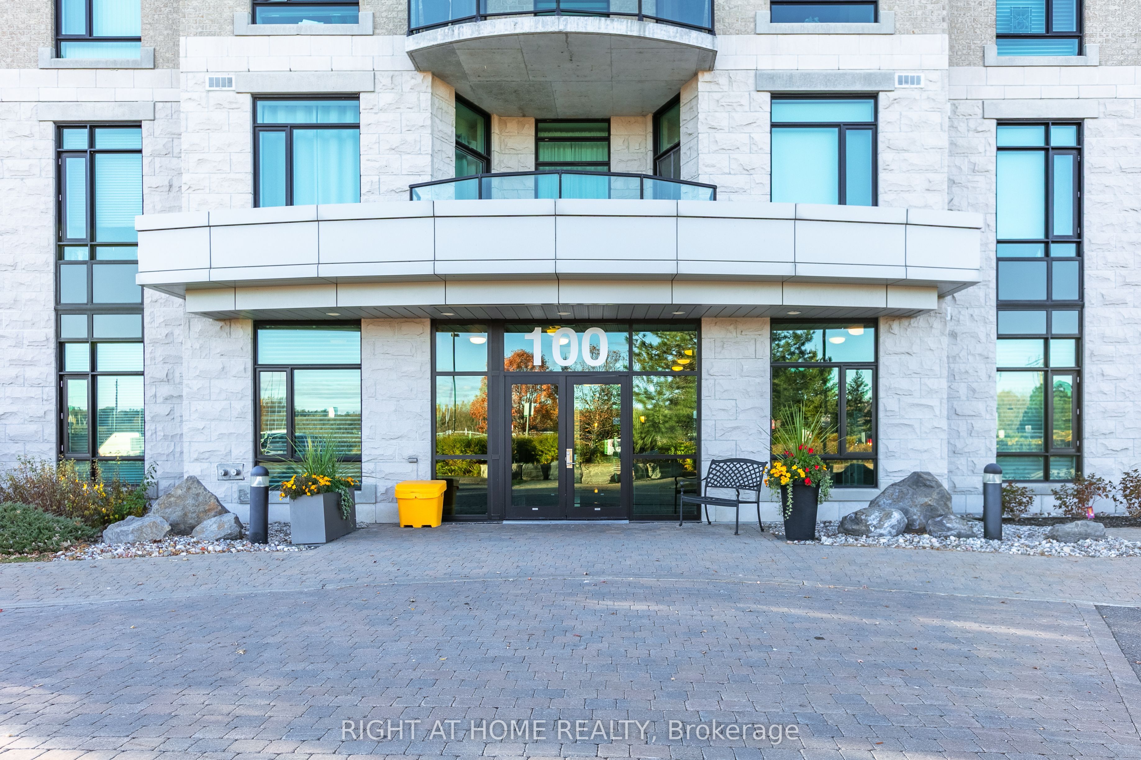 100 Inlet Private 1506 Property Photo 4