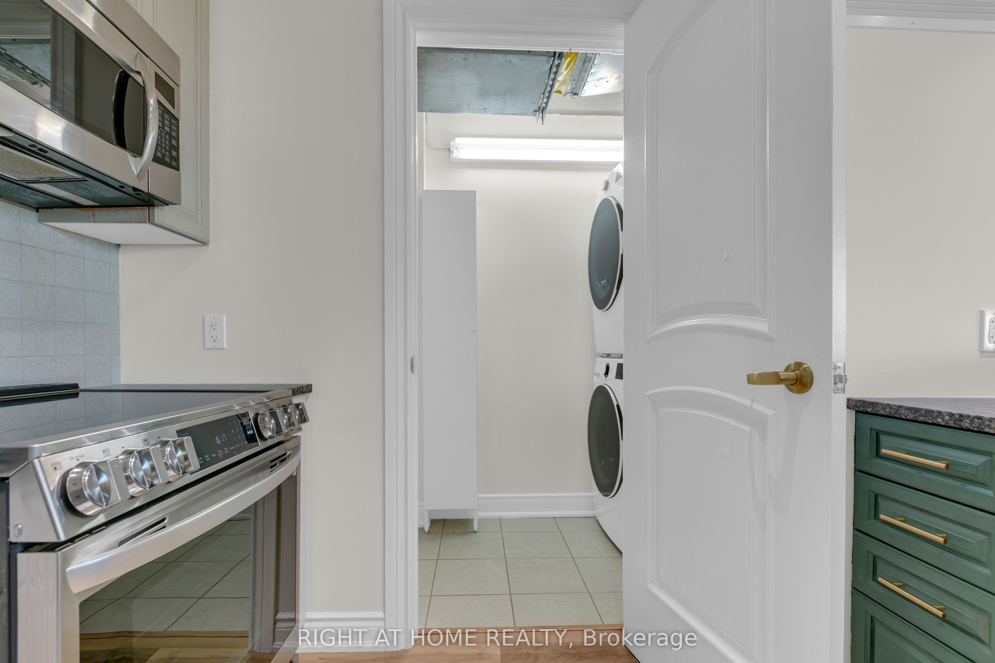 100 Inlet Private 1506 Property Photo 19