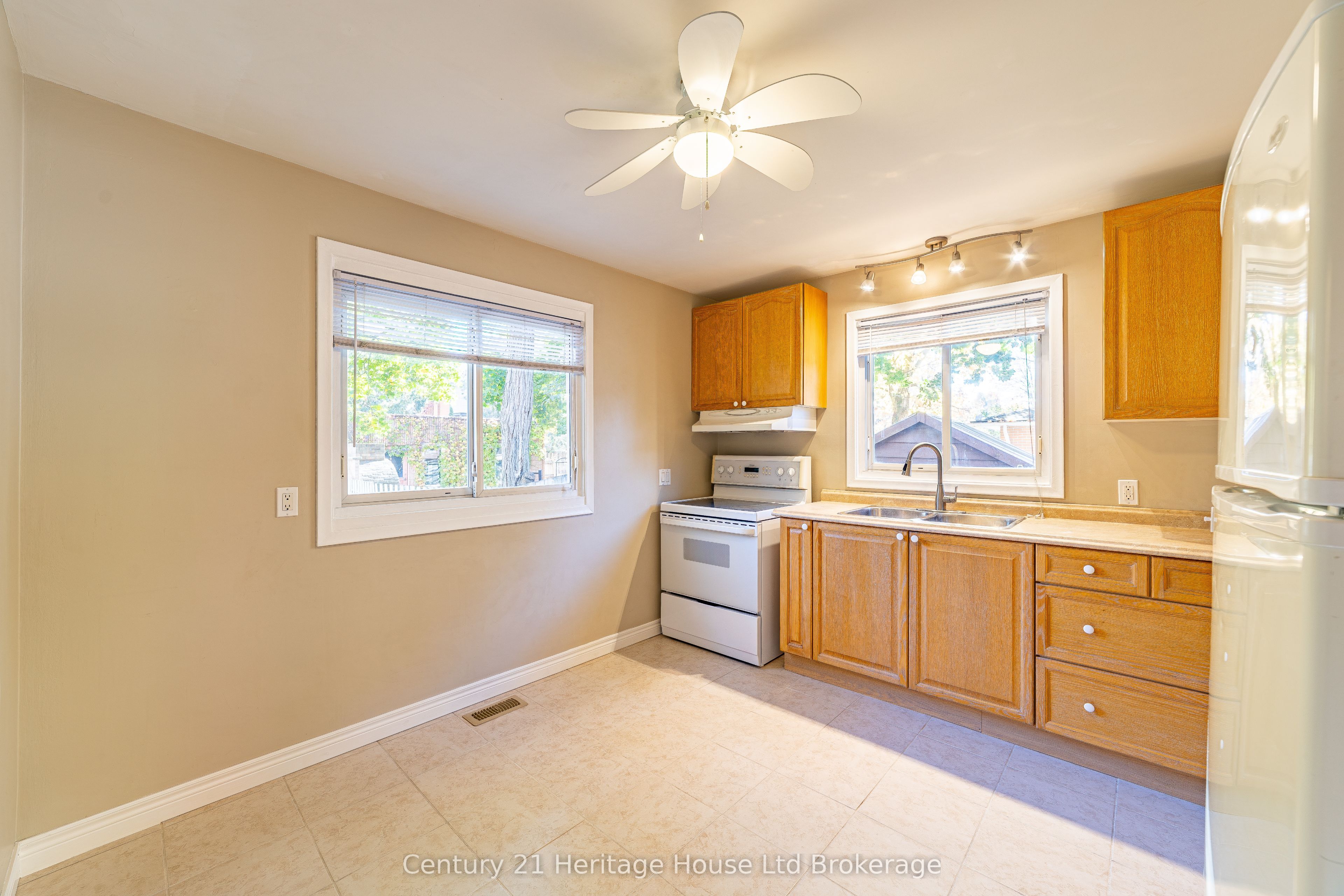 200 Delatre Street Property Photo 12