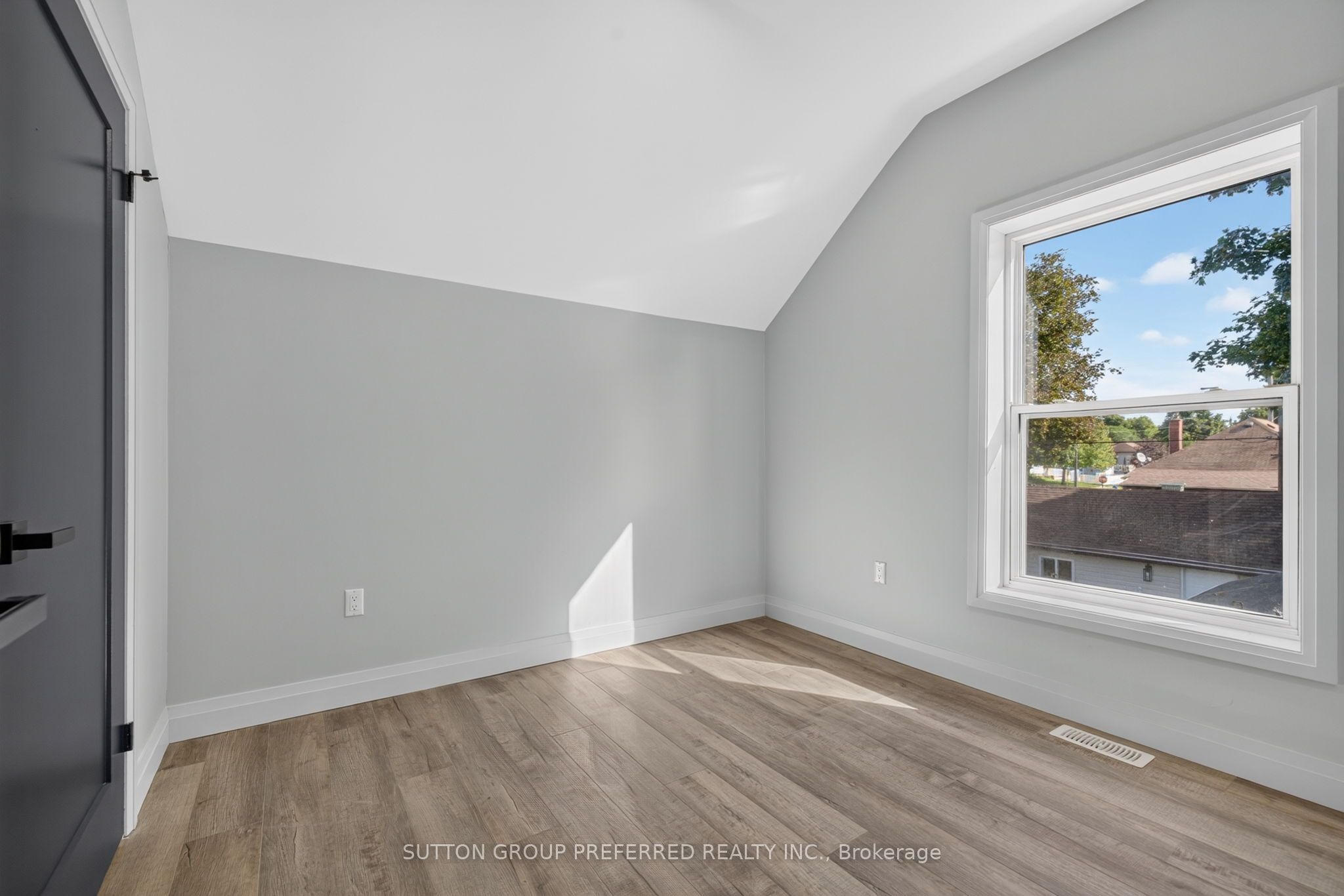 118 Delaware Street Property Photo 24