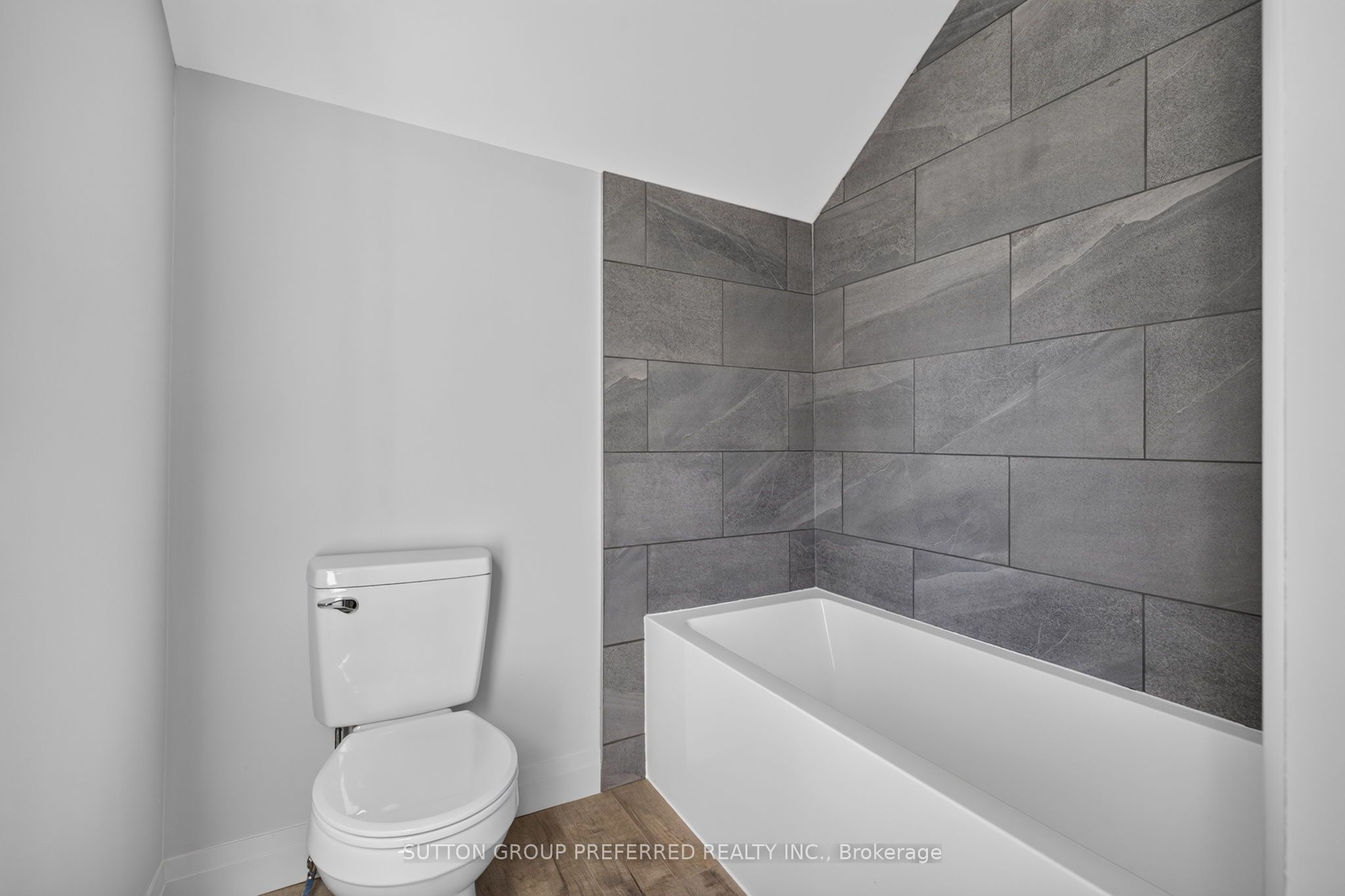 118 Delaware Street Property Photo 26