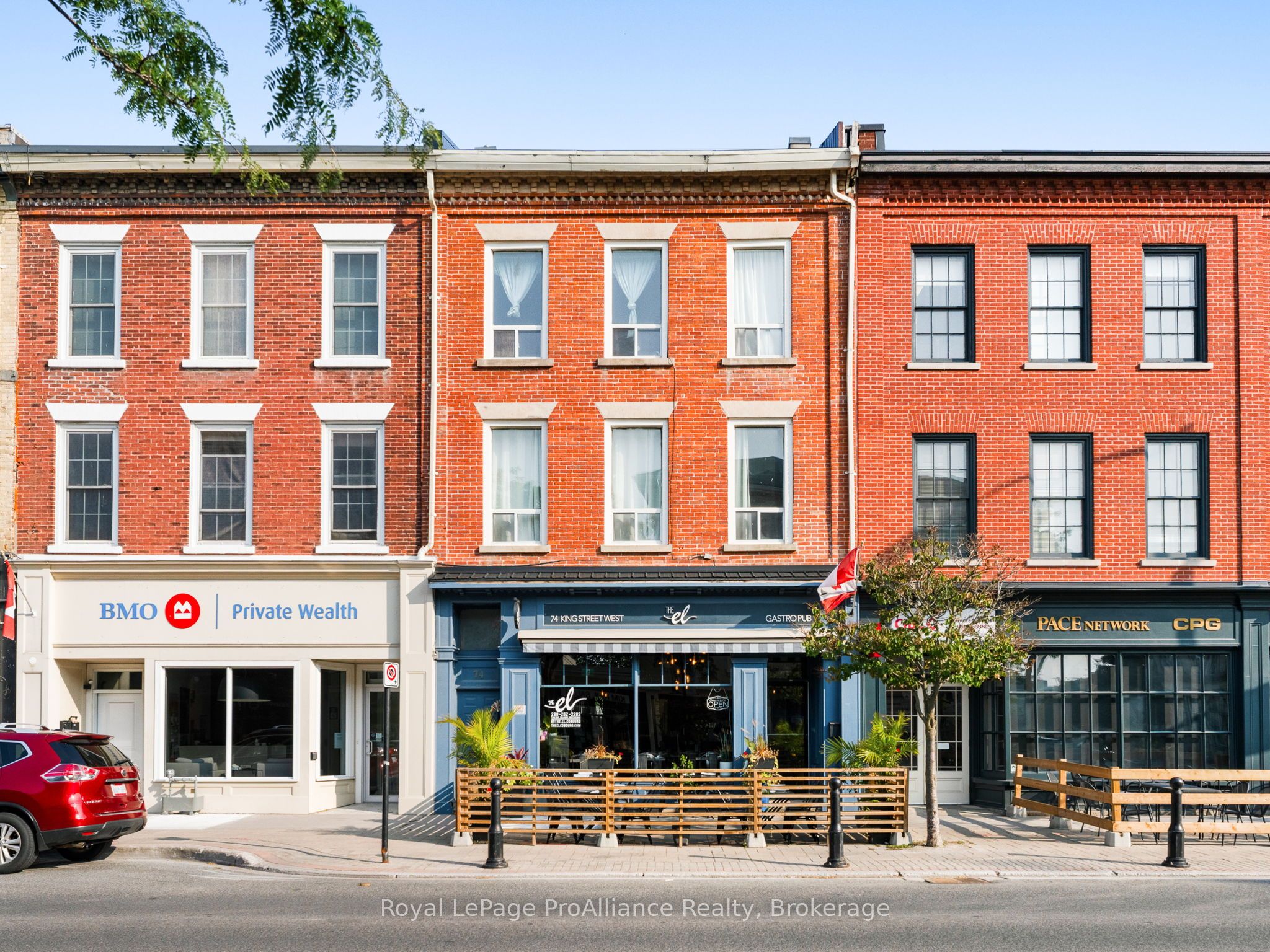 74 King Street W Property Photo 1