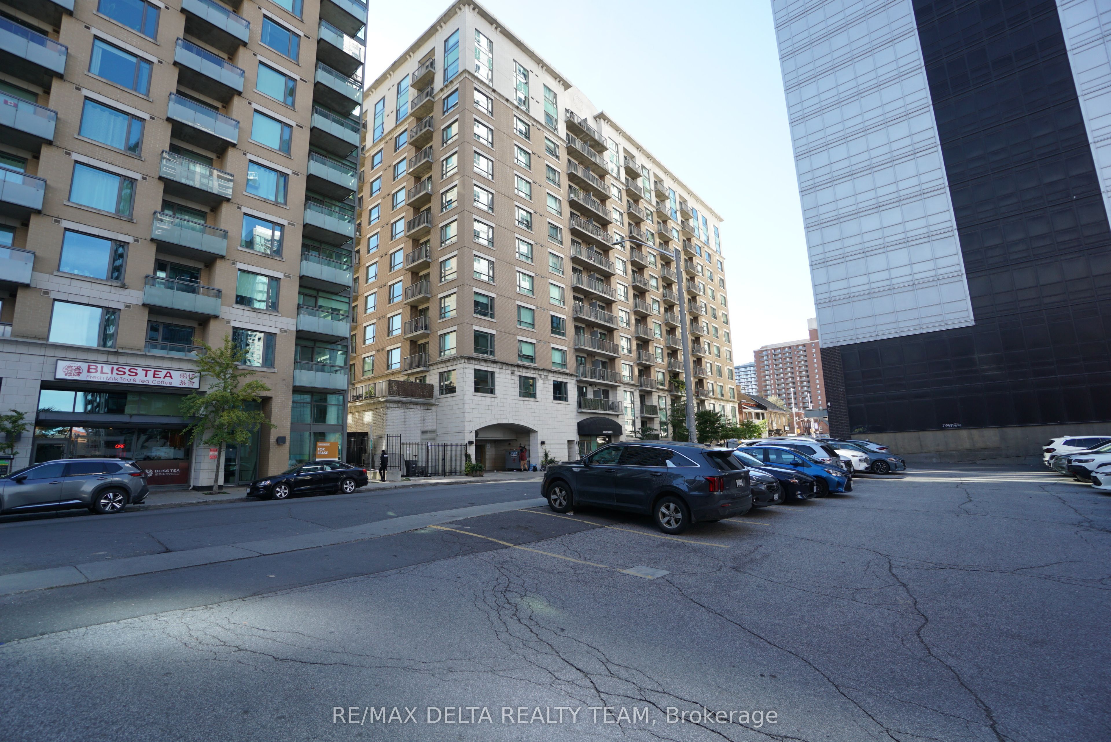 200 Besserer Street 1213 Property Photo 2