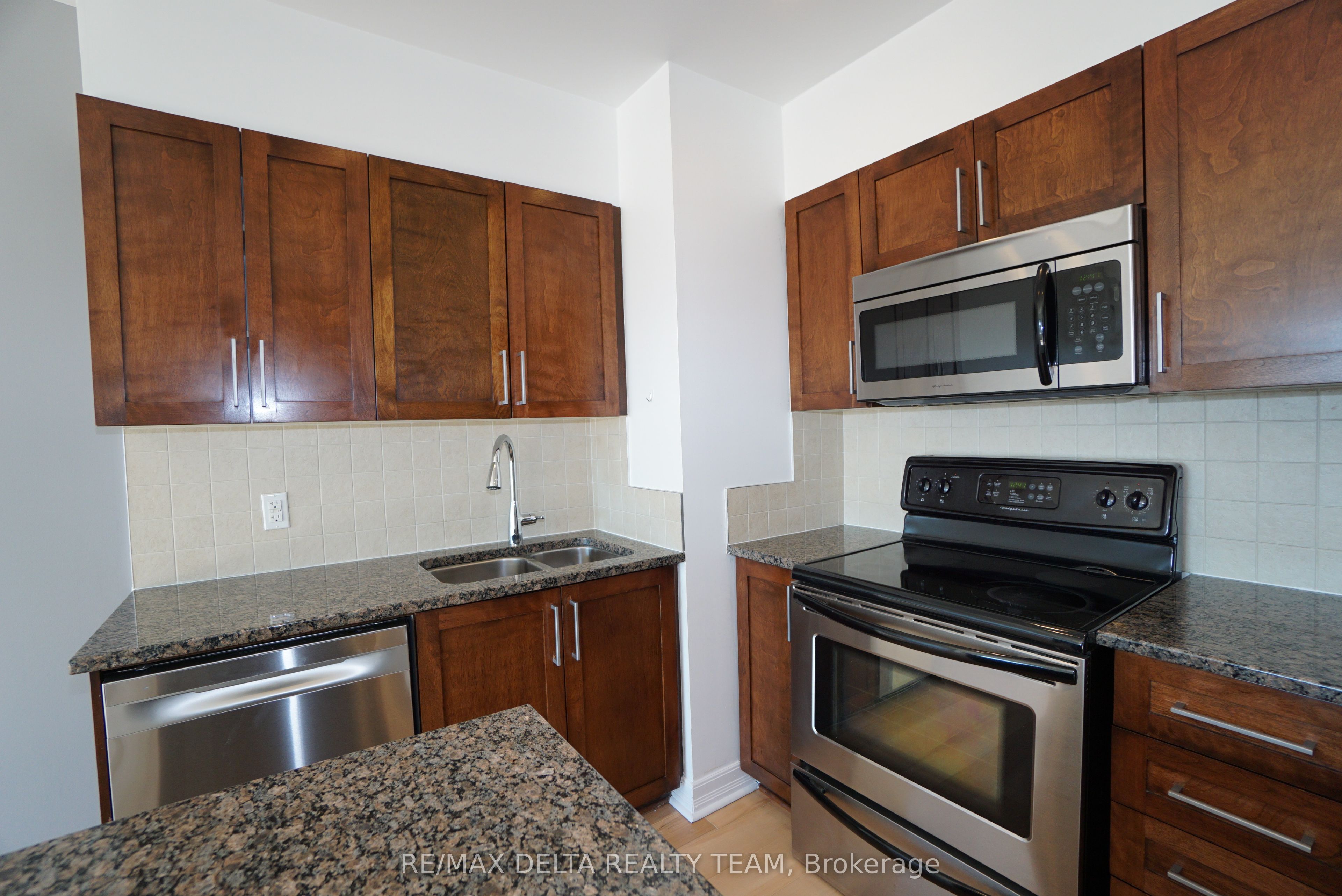 200 Besserer Street 1213 Property Photo 9