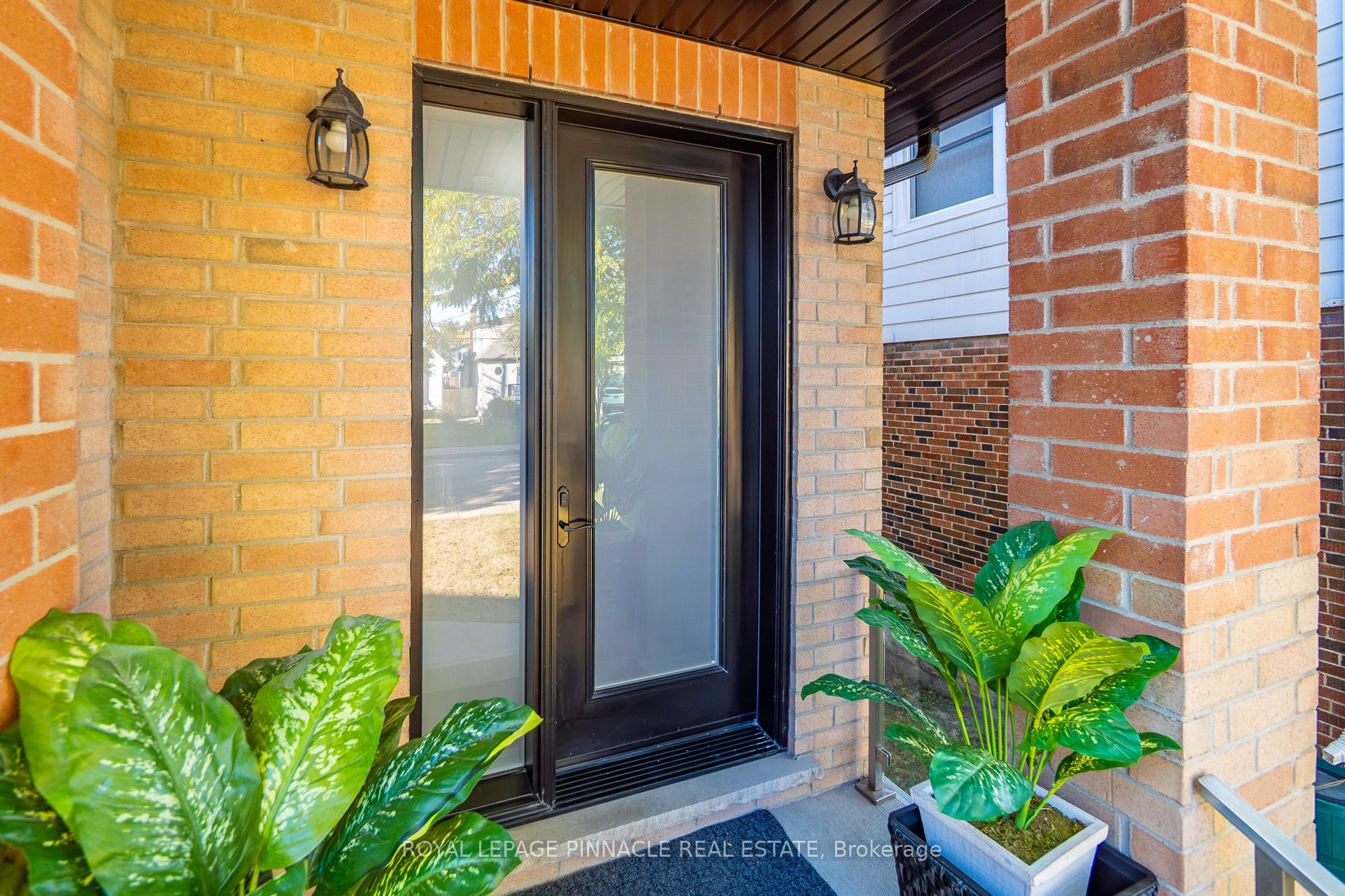 116 East 21st Street Property Photo 5