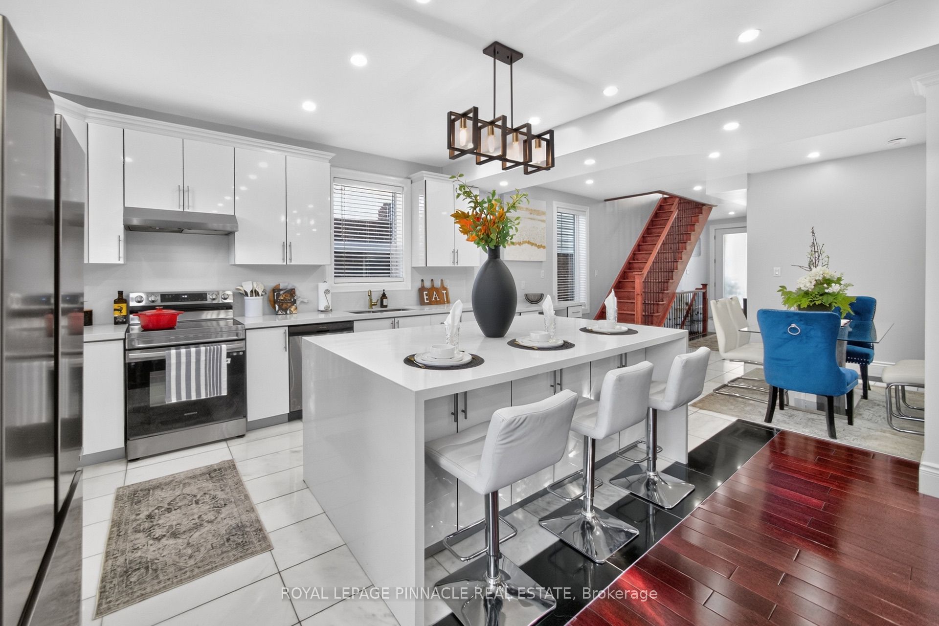 116 East 21st Street Property Photo 17