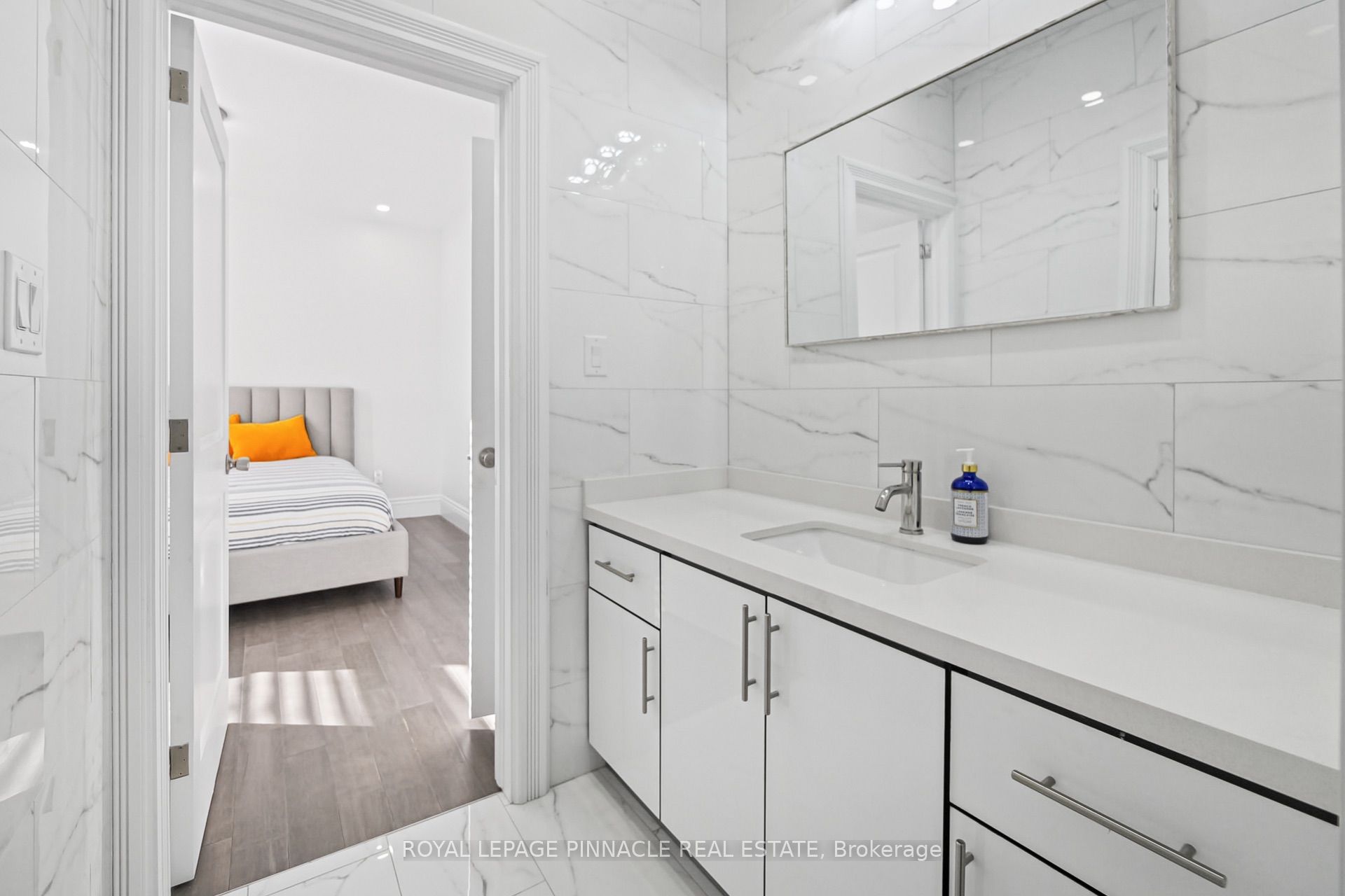 116 East 21st Street Property Photo 29