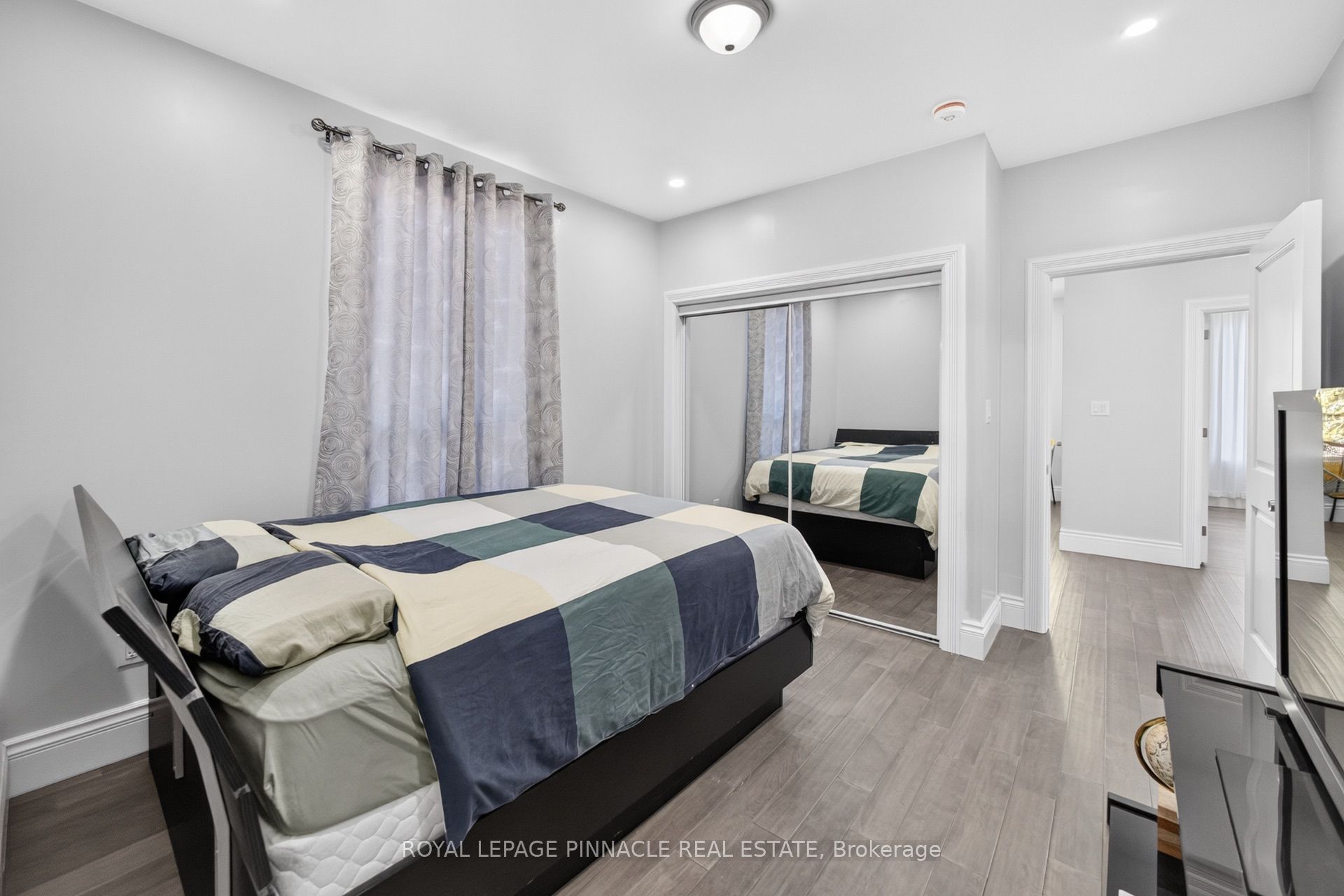 116 East 21st Street Property Photo 33