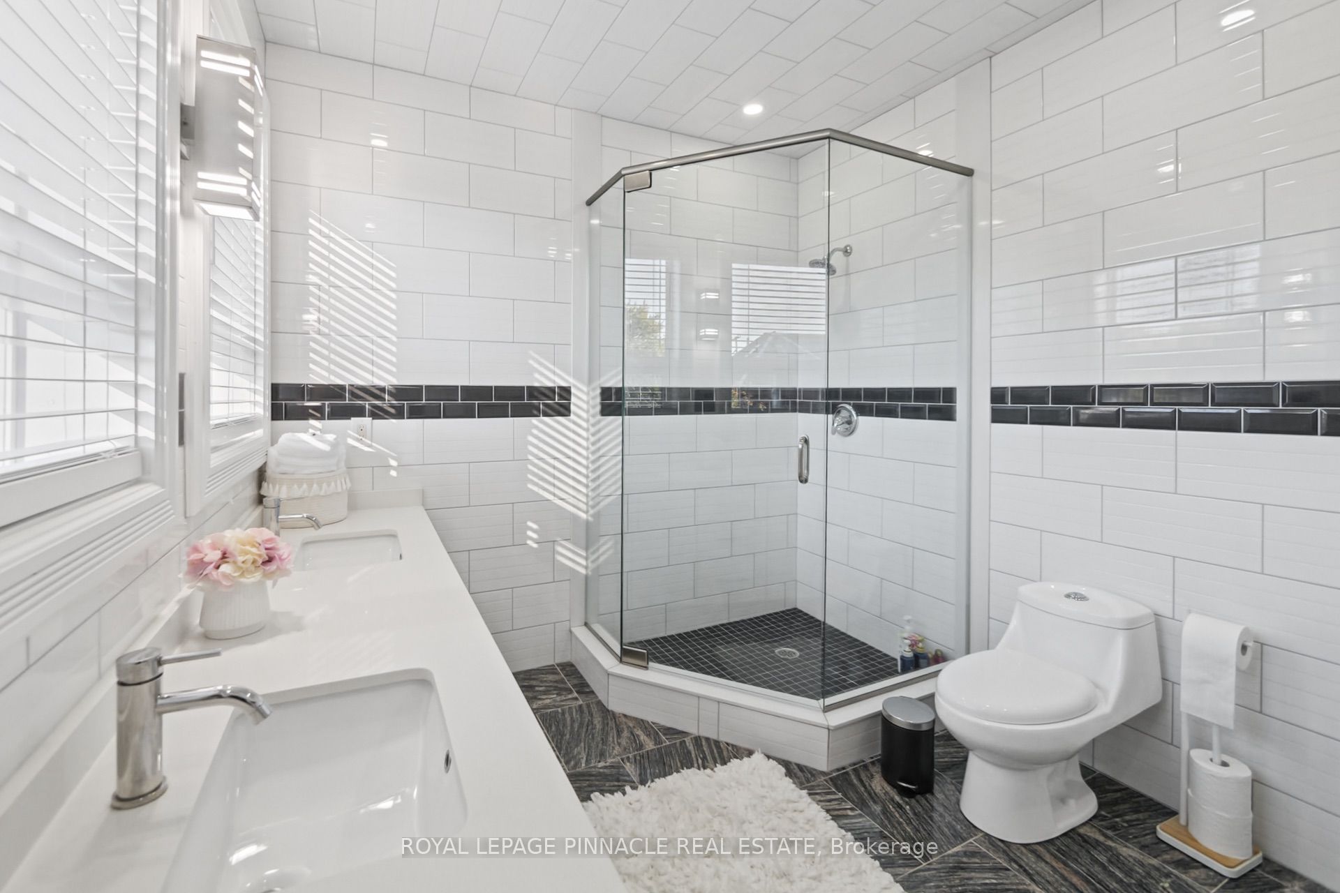 116 East 21st Street Property Photo 36