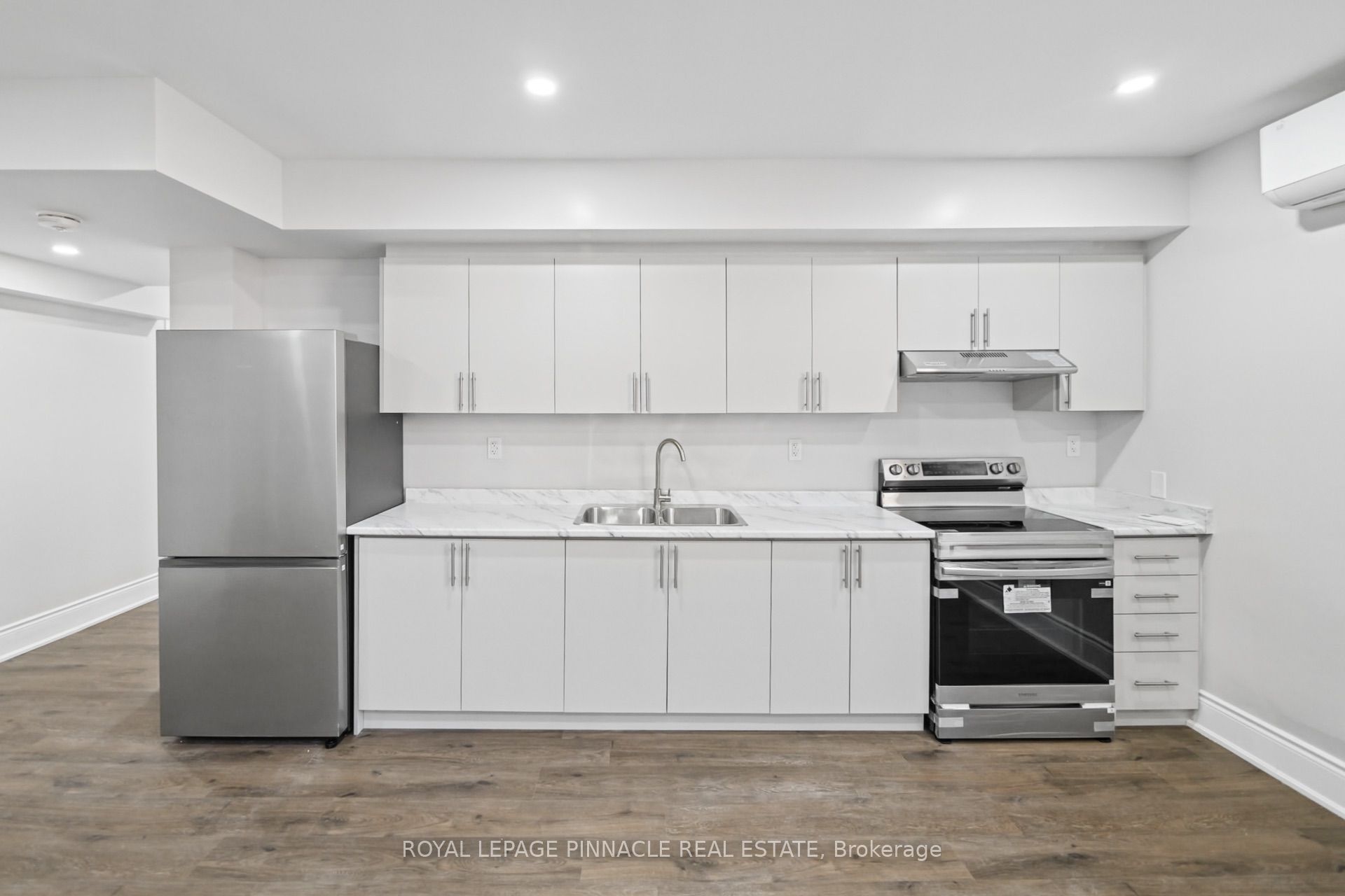 116 East 21st Street Property Photo 40