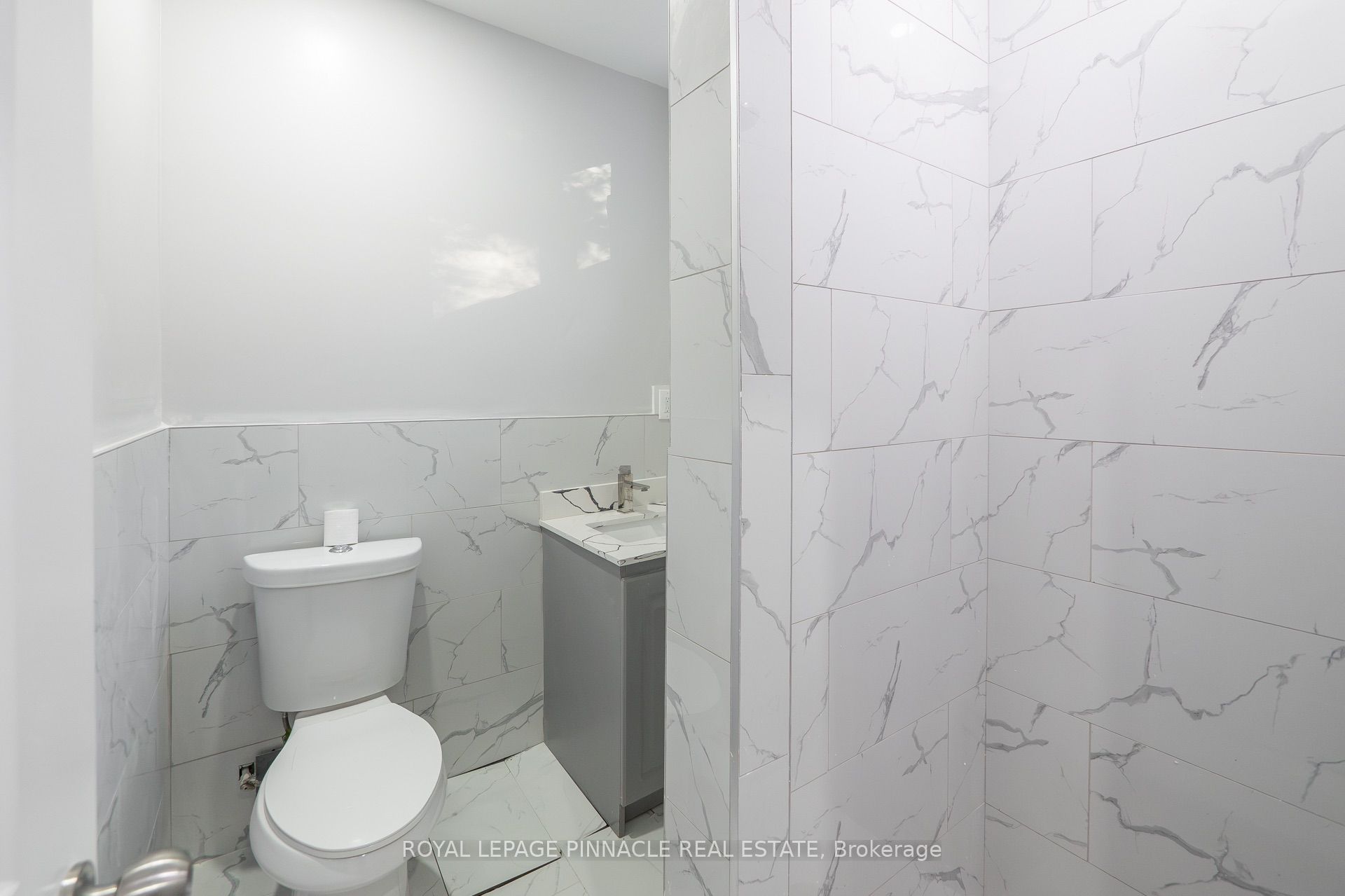 116 East 21st Street Property Photo 42