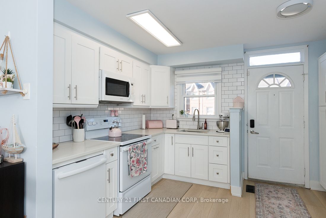 1104 Southdale Road E 13 Property Photo 9