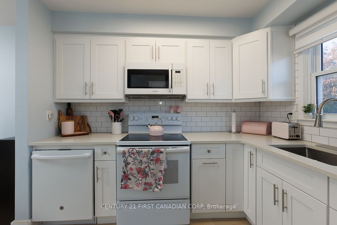 1104 Southdale Road E 13 Property Photo 11