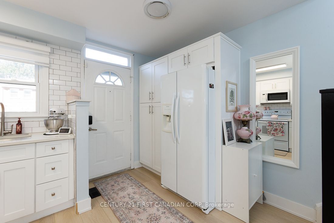 1104 Southdale Road E 13 Property Photo 12