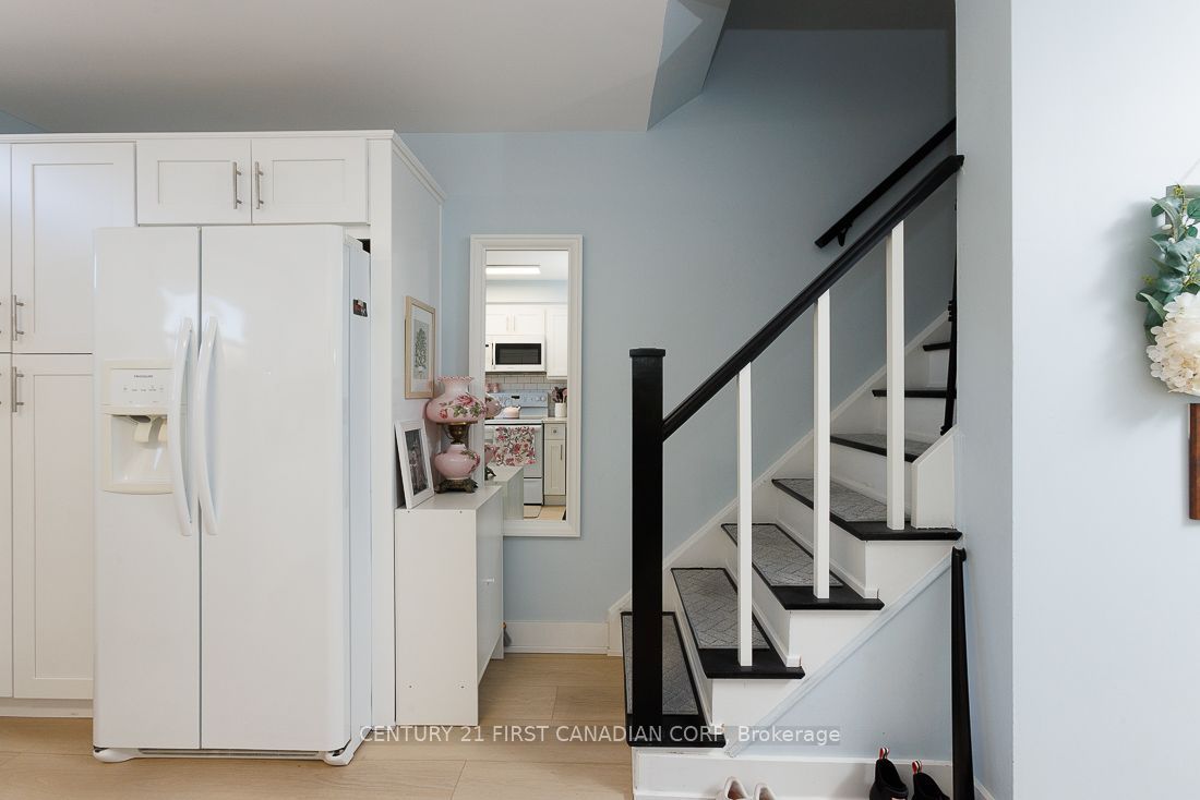 1104 Southdale Road E 13 Property Photo 13