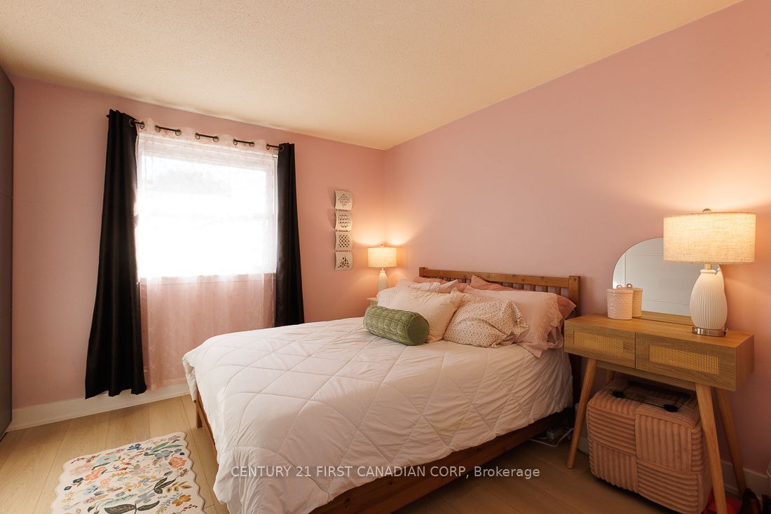 1104 Southdale Road E 13 Property Photo 14