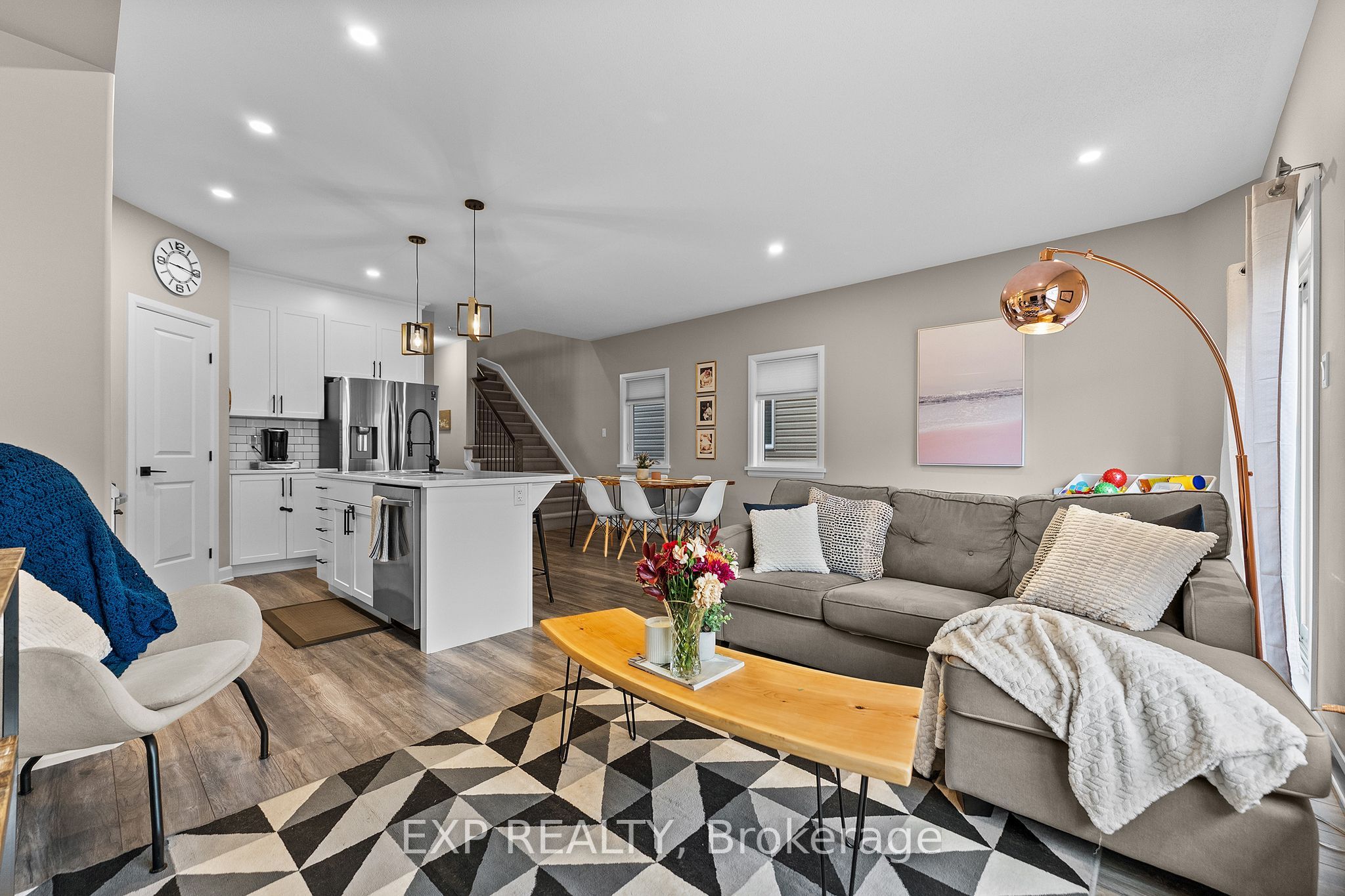76 Vimy Ridge Crescent Property Photo 14