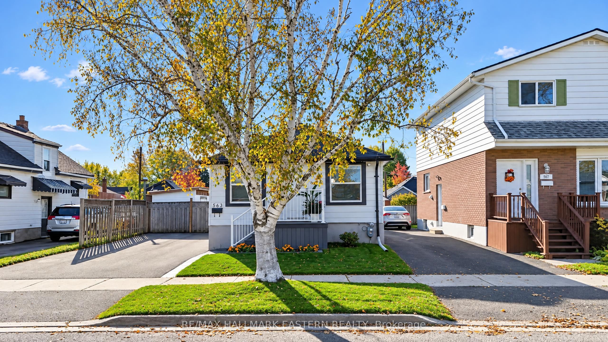 563 Howden Street Property Photo 2