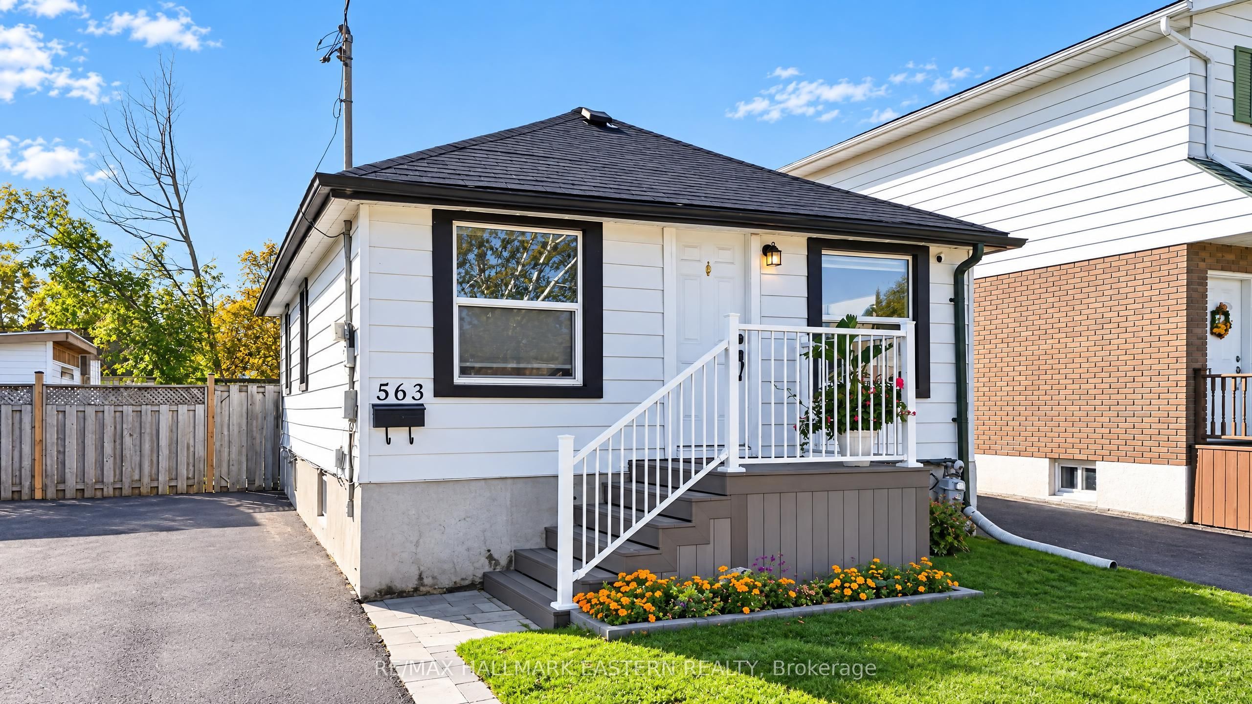 563 Howden Street Property Photo 4