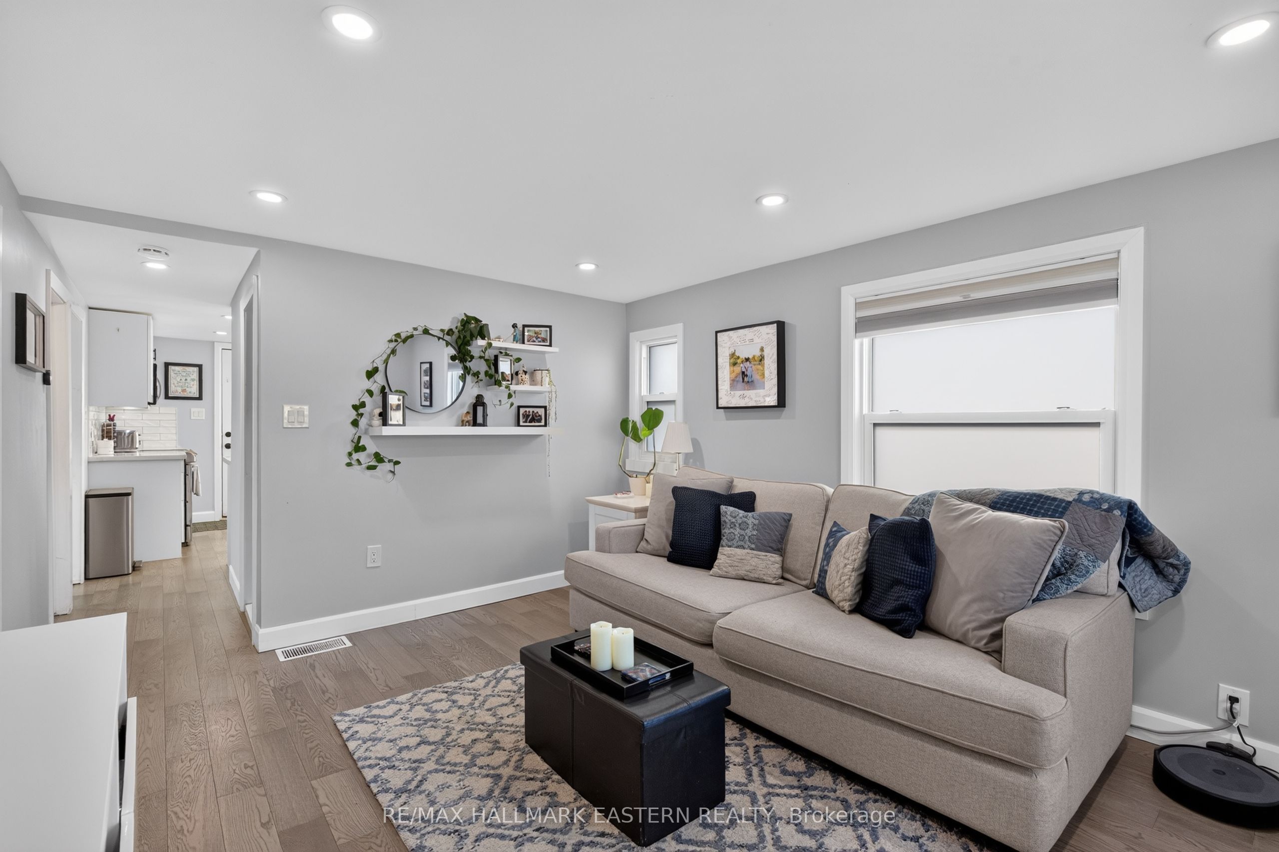 563 Howden Street Property Photo 7