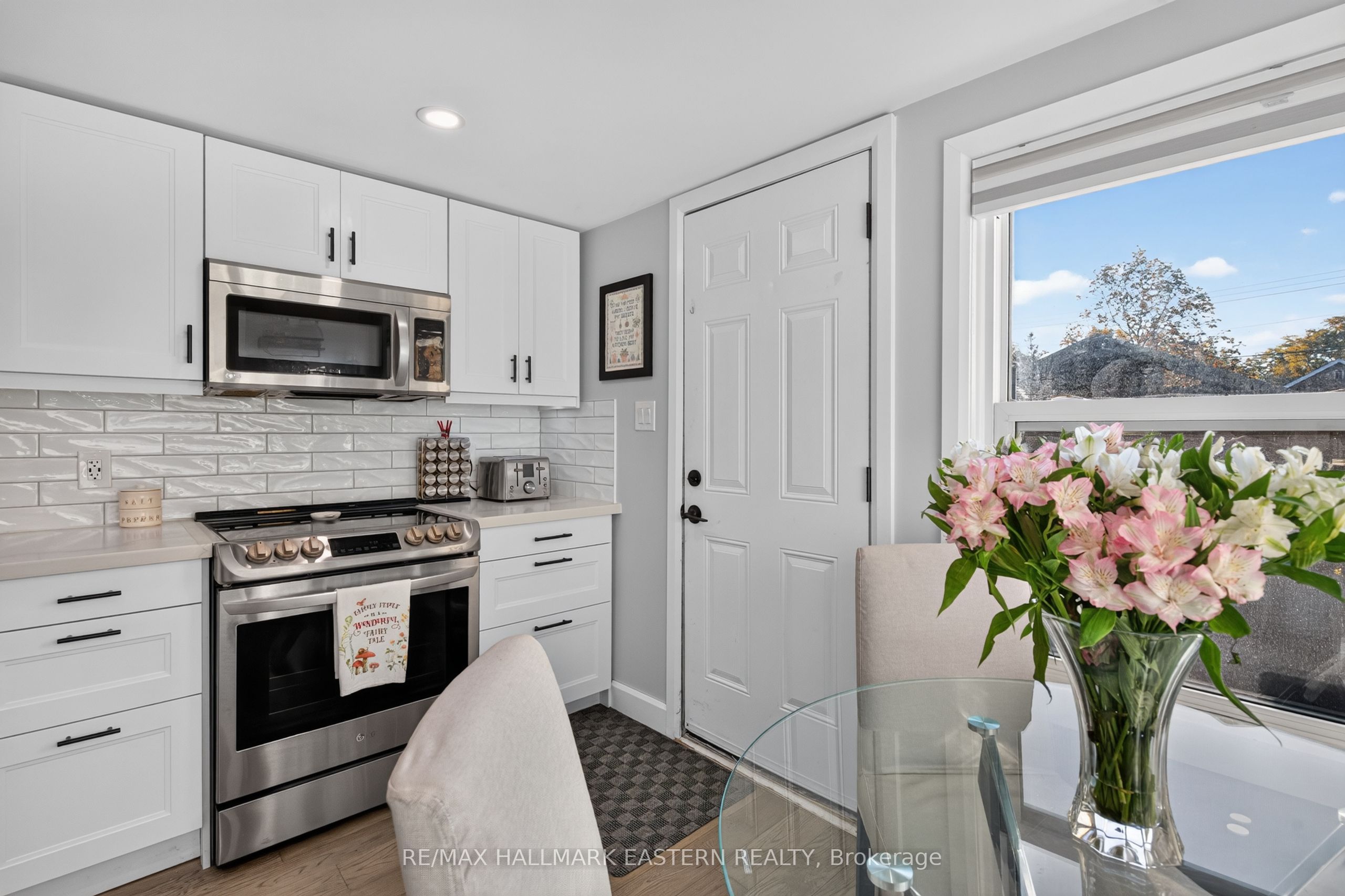 563 Howden Street Property Photo 19