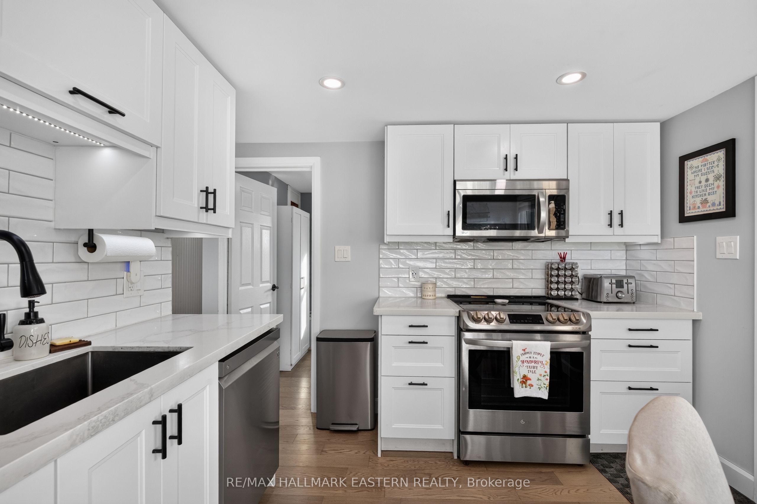 563 Howden Street Property Photo 20