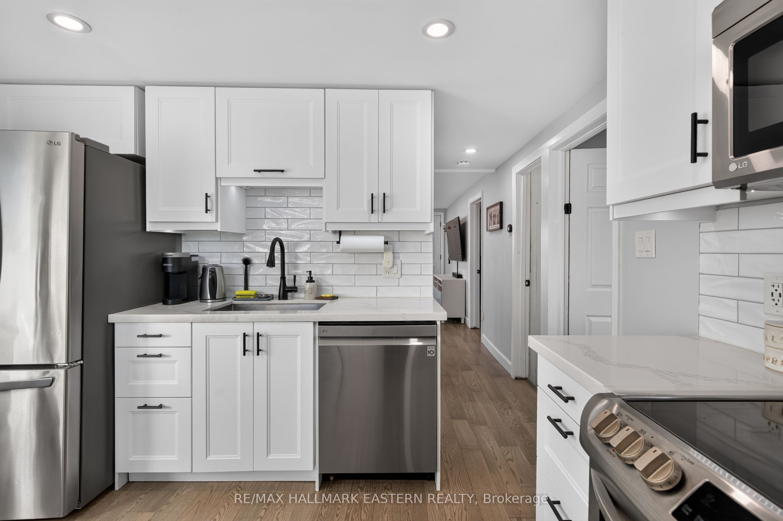 563 Howden Street Property Photo 22