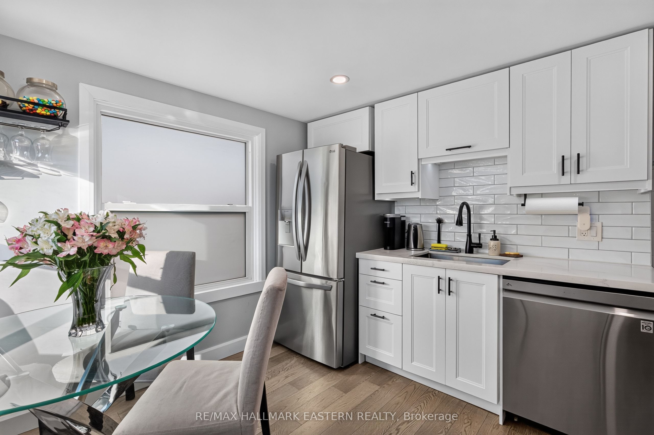 563 Howden Street Property Photo 23