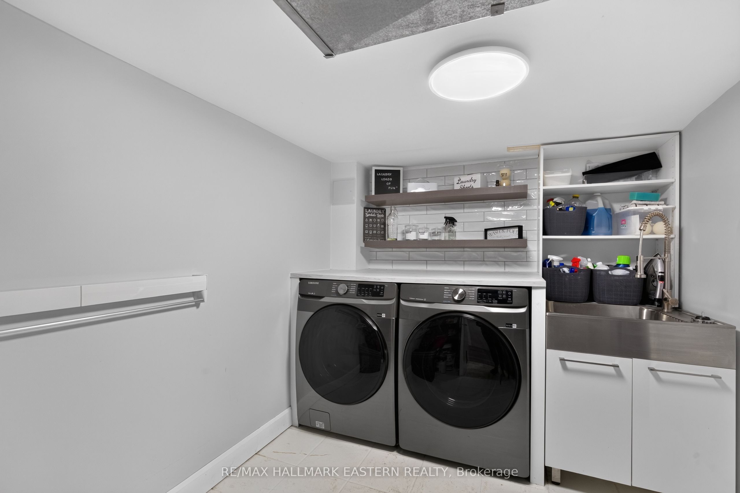 563 Howden Street Property Photo 25