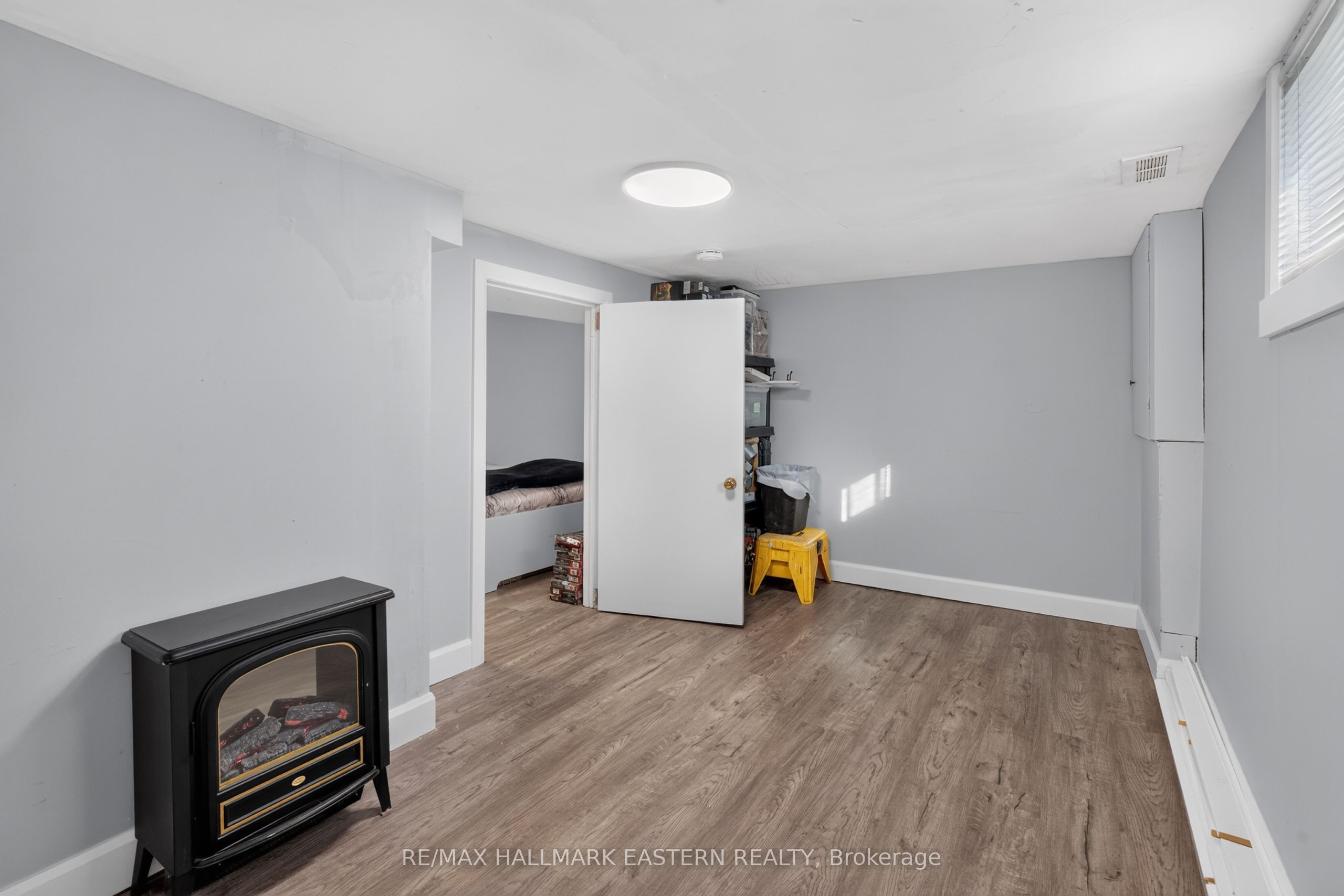 563 Howden Street Property Photo 26