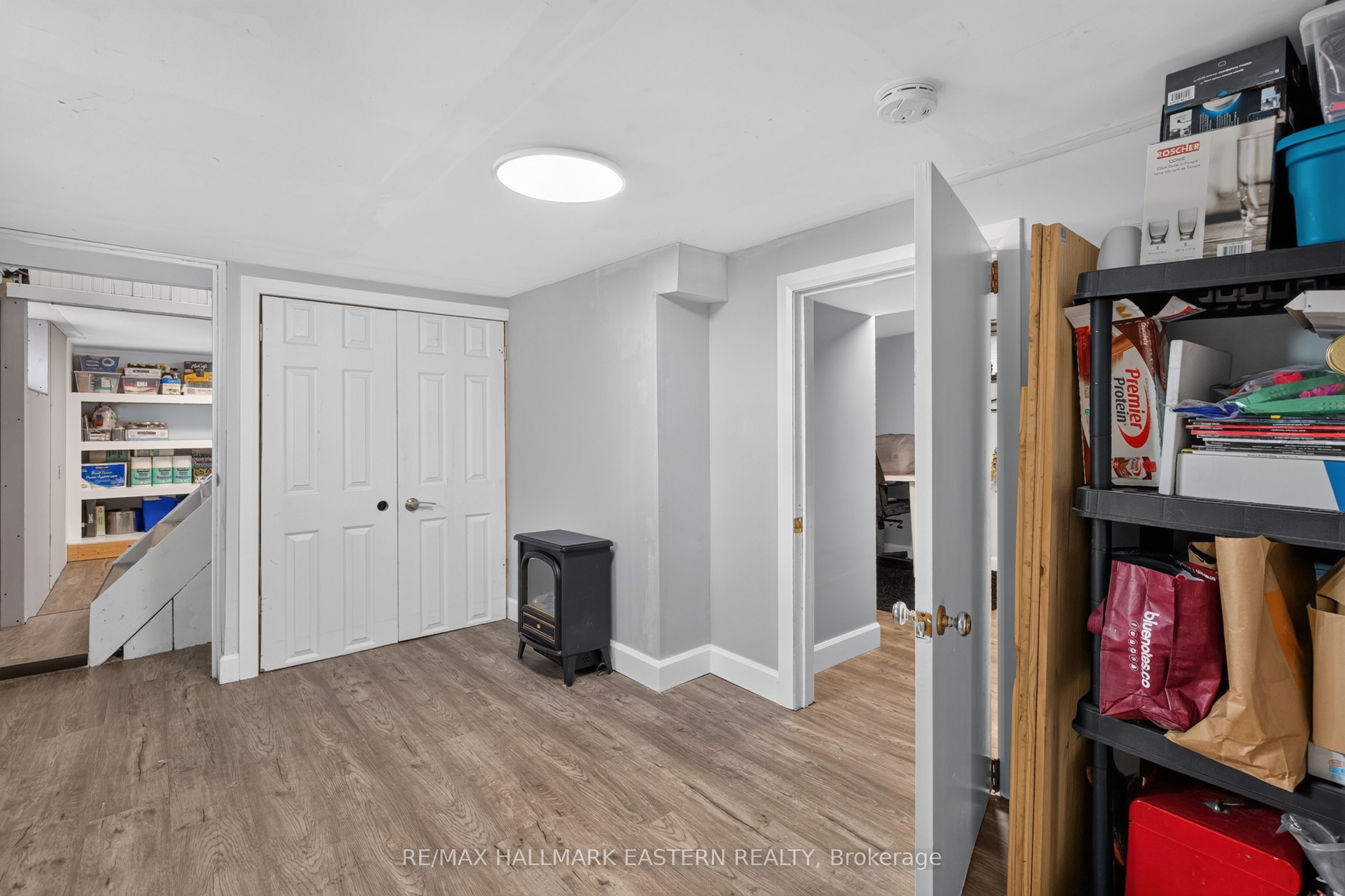 563 Howden Street Property Photo 27
