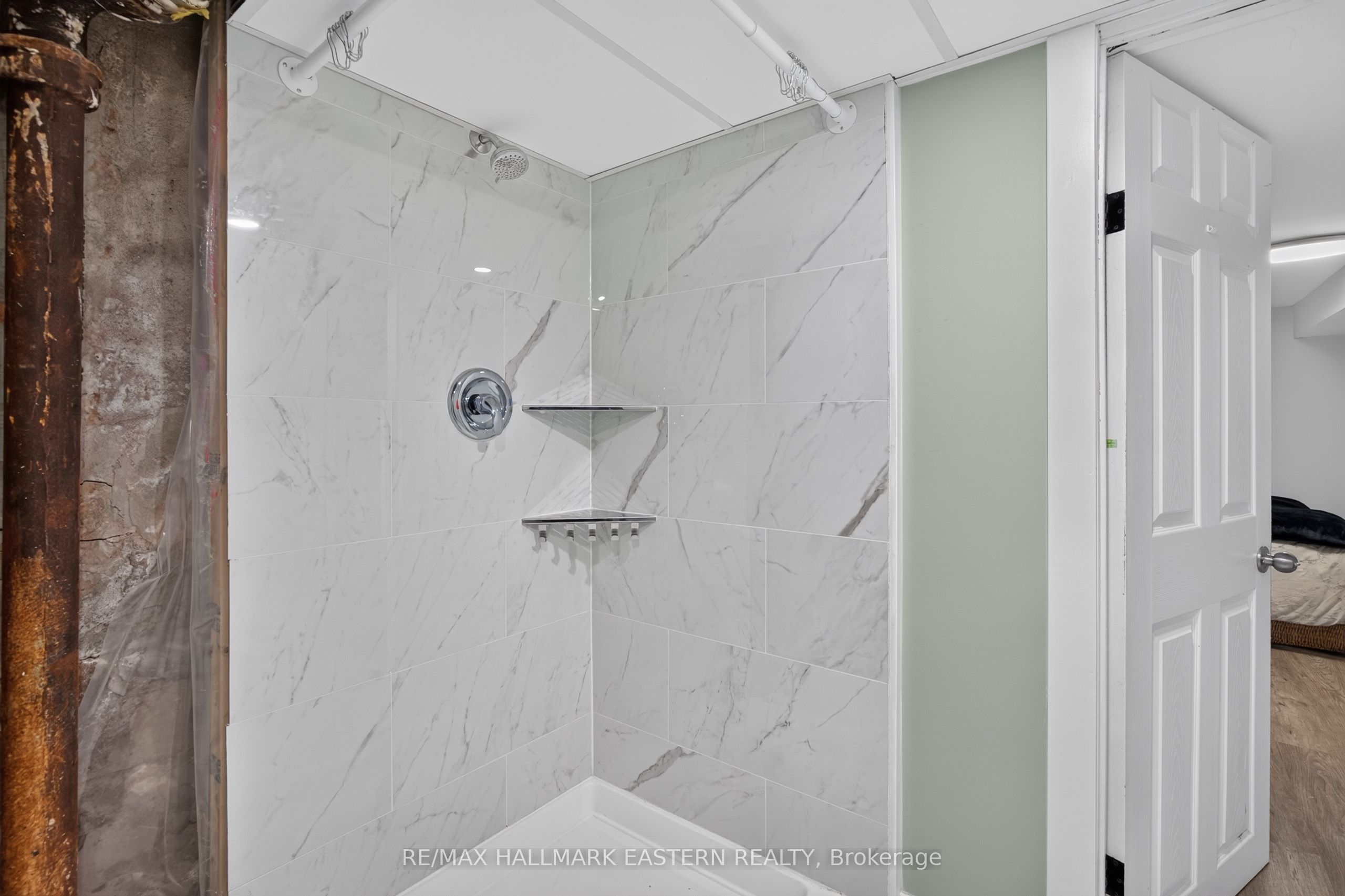 563 Howden Street Property Photo 30