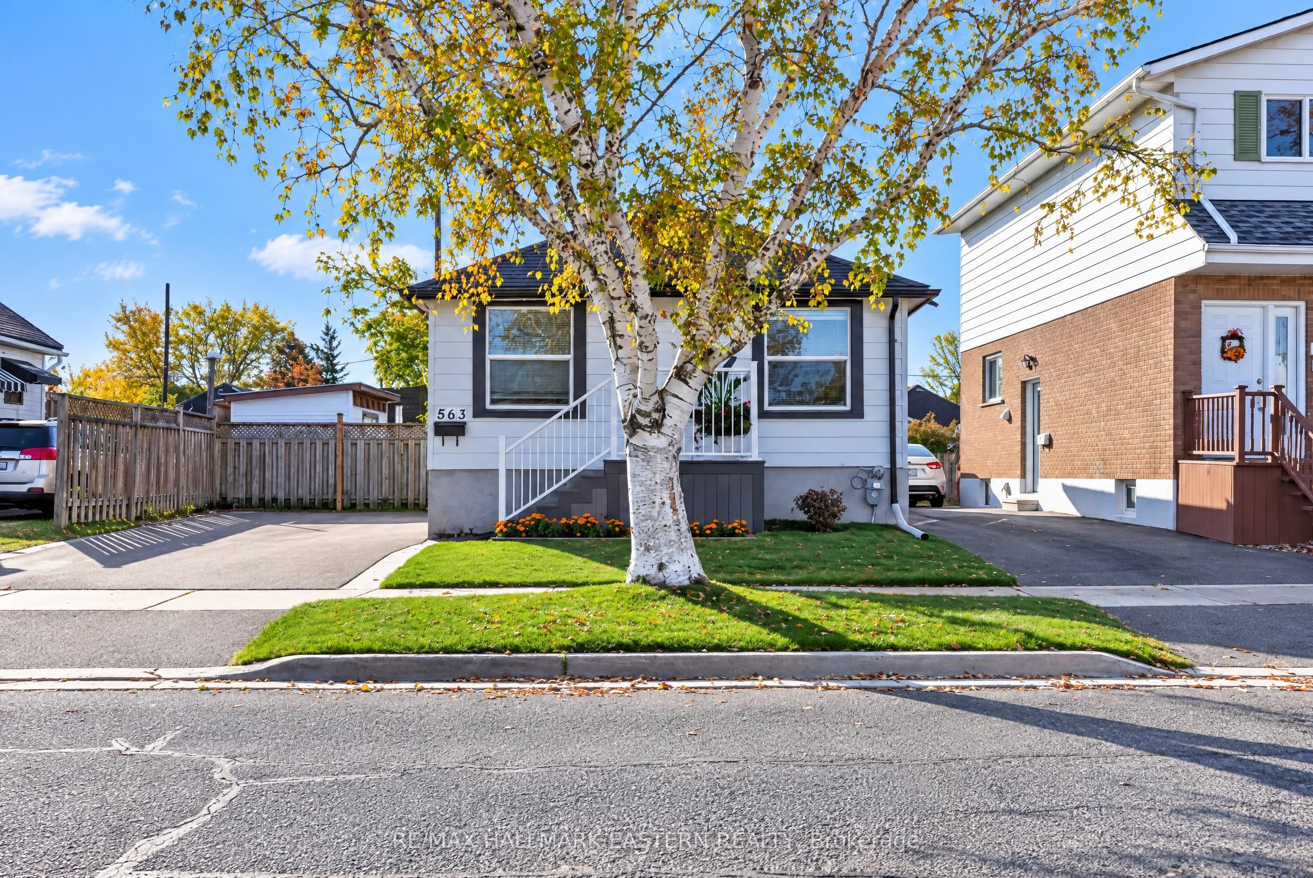 563 Howden Street Property Photo 33
