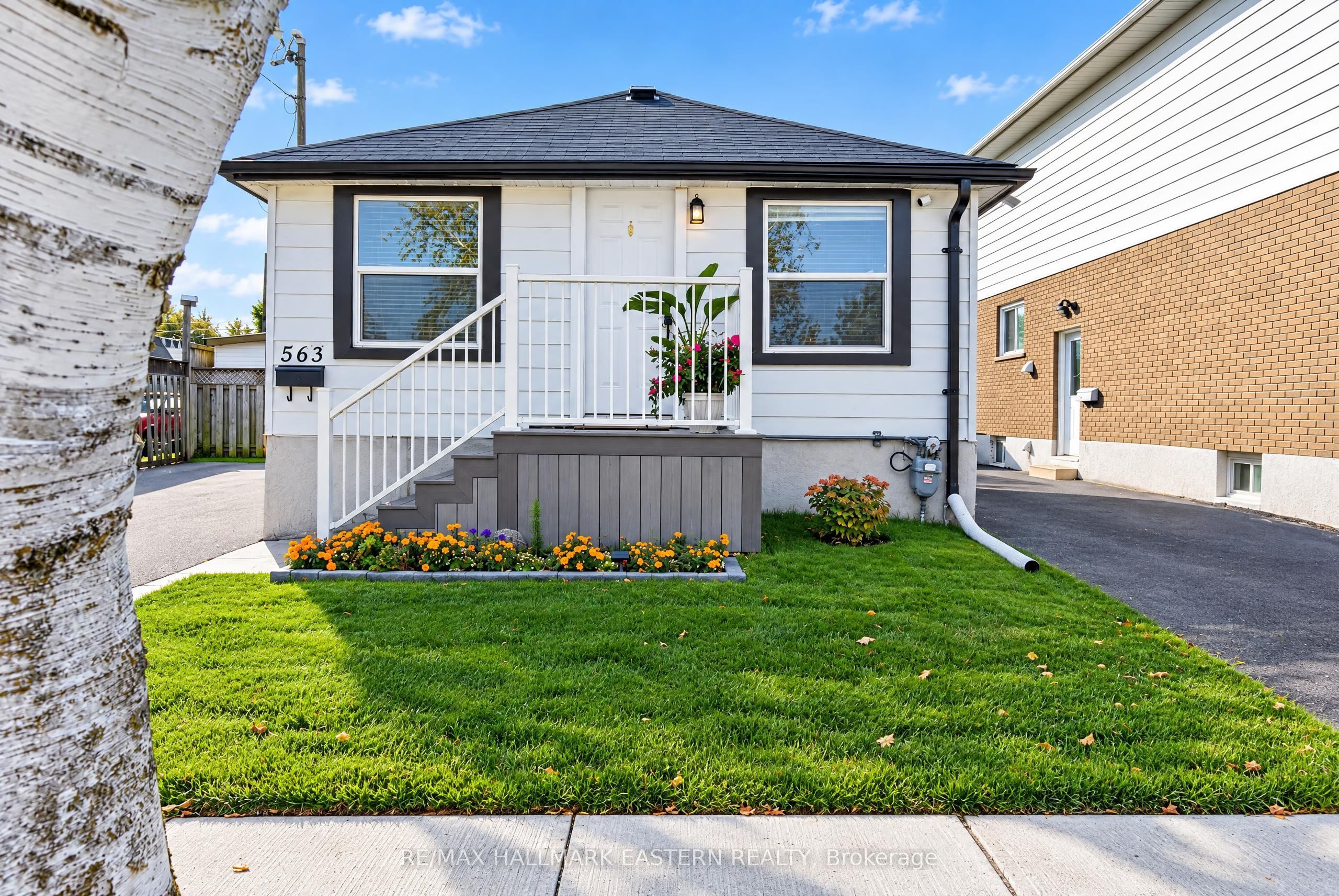 563 Howden Street Property Photo 34