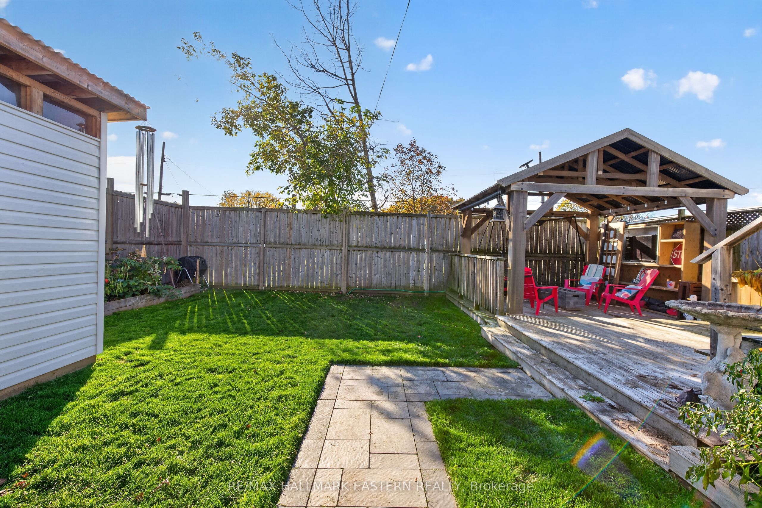 563 Howden Street Property Photo 36