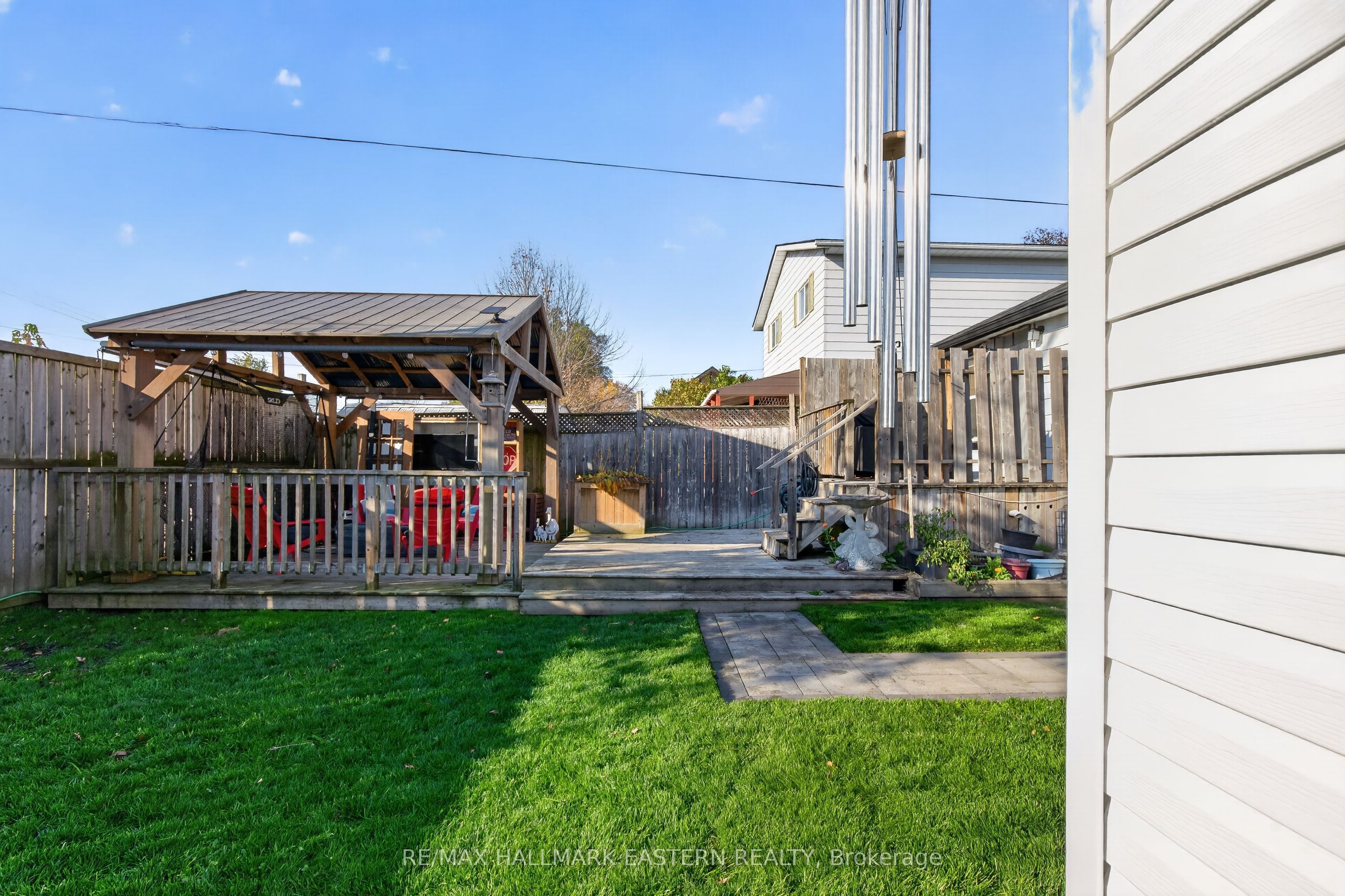 563 Howden Street Property Photo 39