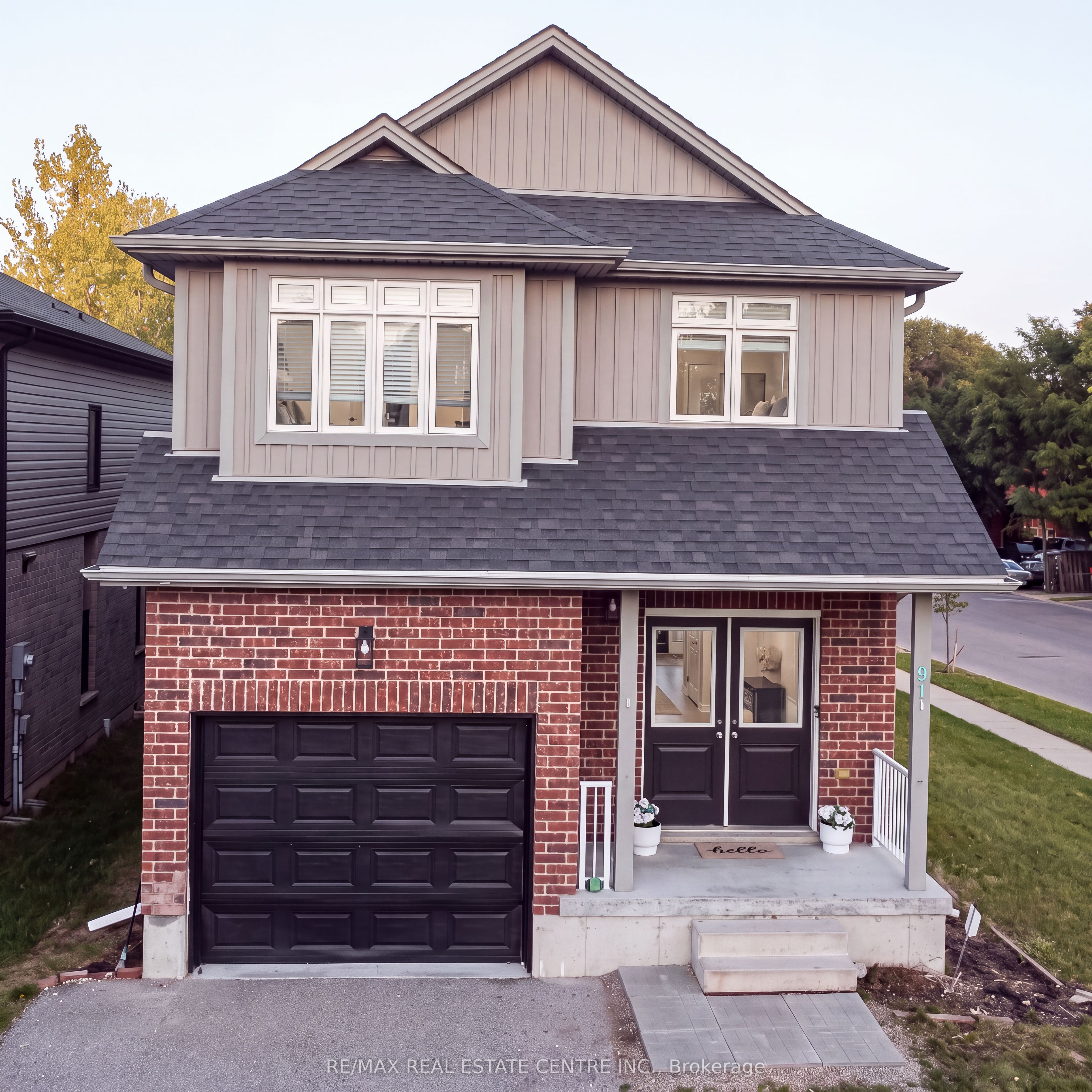 91 Yvonne Crescent Property Photo 2