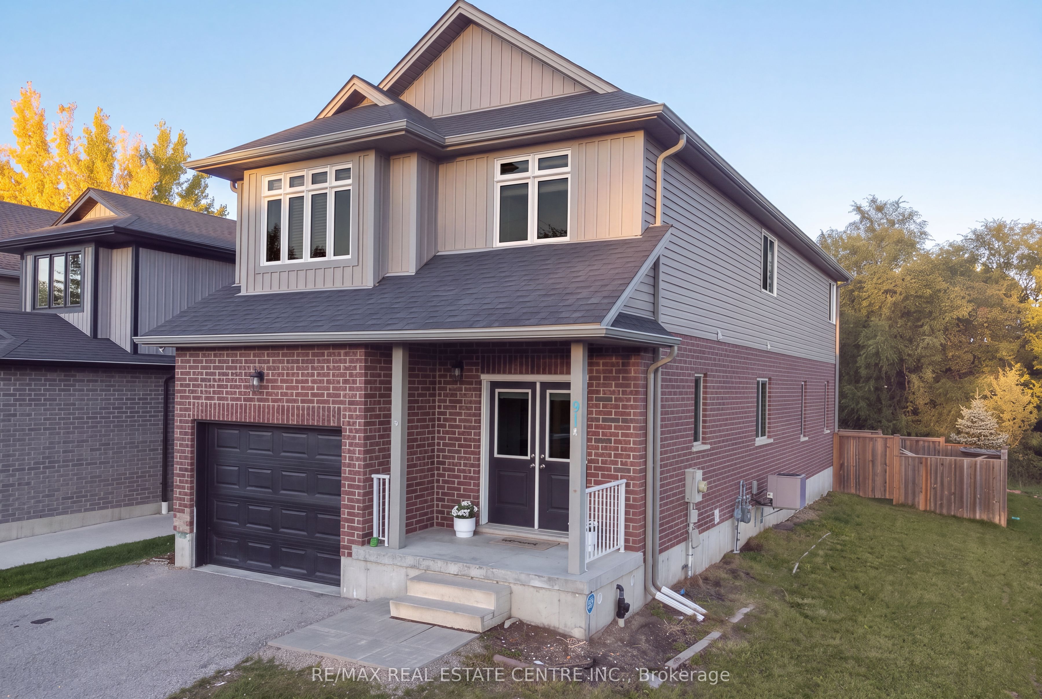 91 Yvonne Crescent Property Photo 3