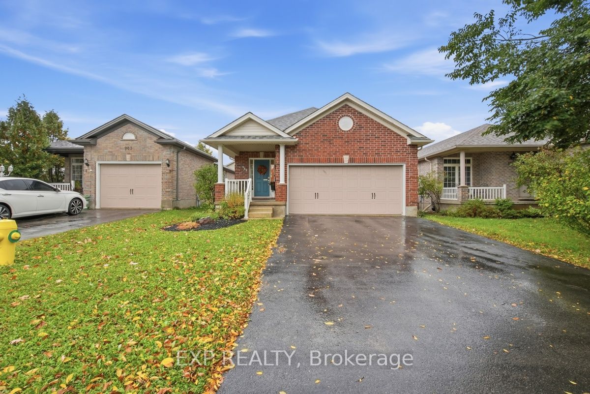 969 Bitterbush Crescent Property Photo 2