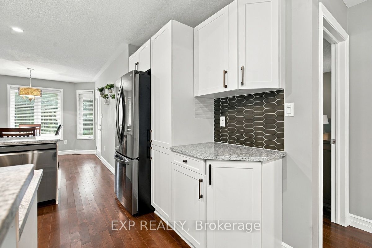 969 Bitterbush Crescent Property Photo 14