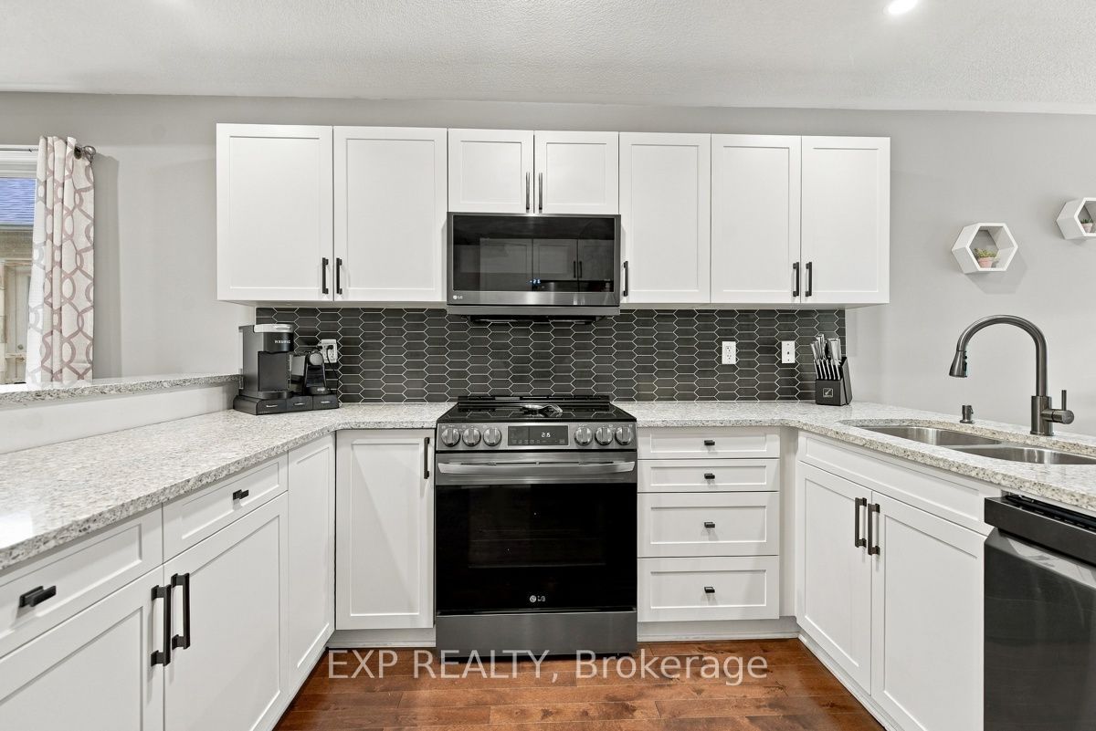 969 Bitterbush Crescent Property Photo 16