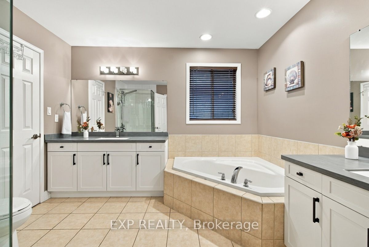 969 Bitterbush Crescent Property Photo 23