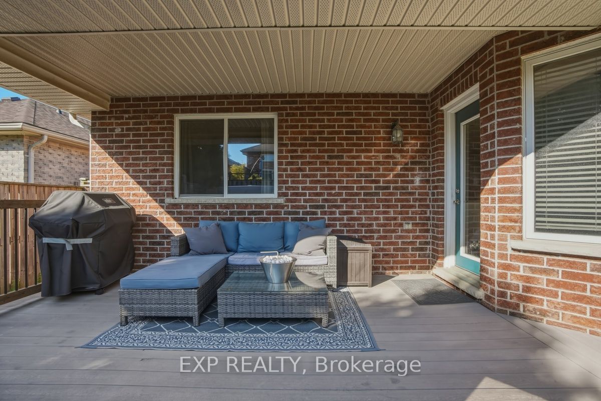 969 Bitterbush Crescent Property Photo 37