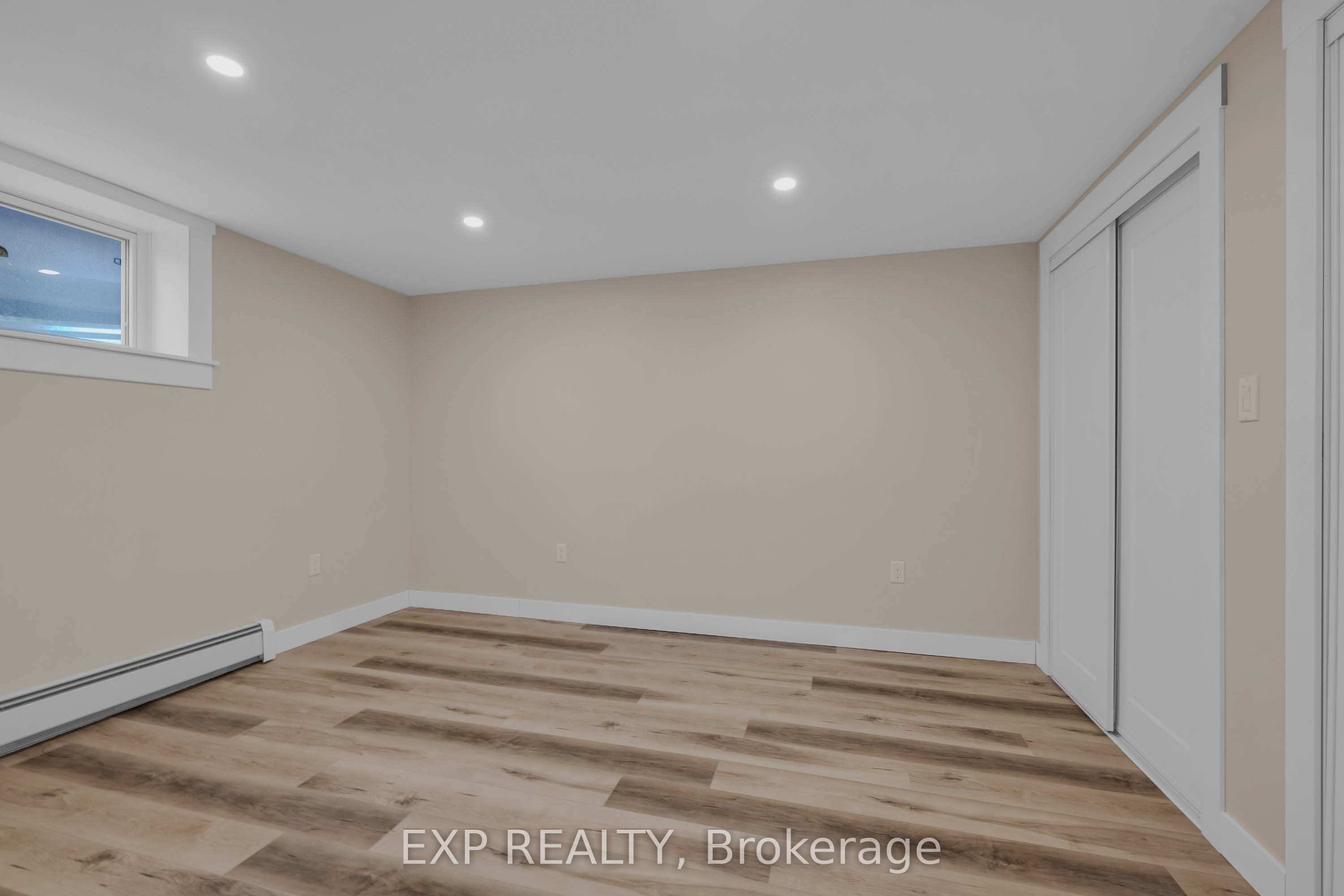 314 First Avenue E (lower Level) Property Photo 9