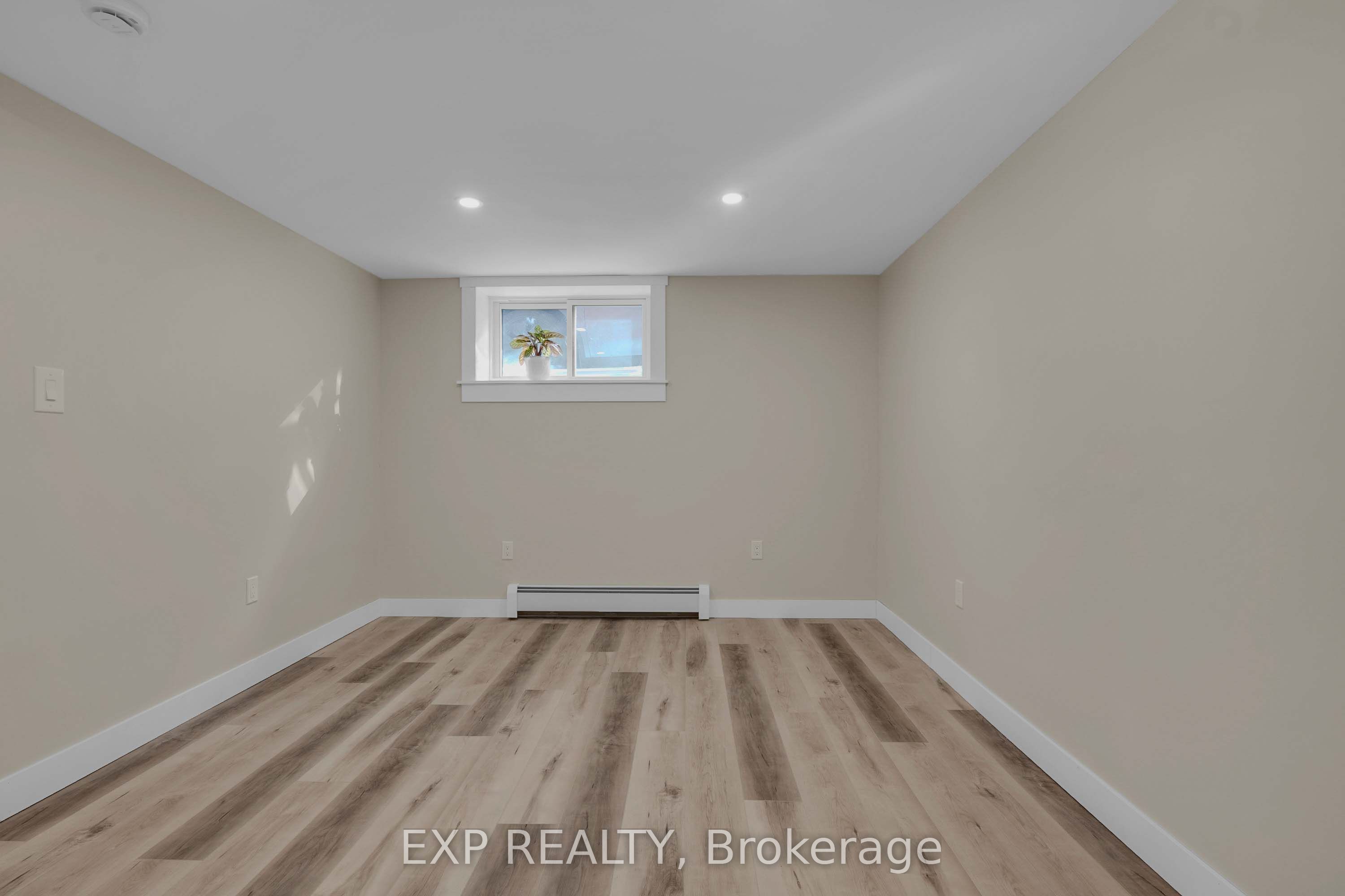 314 First Avenue E (lower Level) Property Photo 11