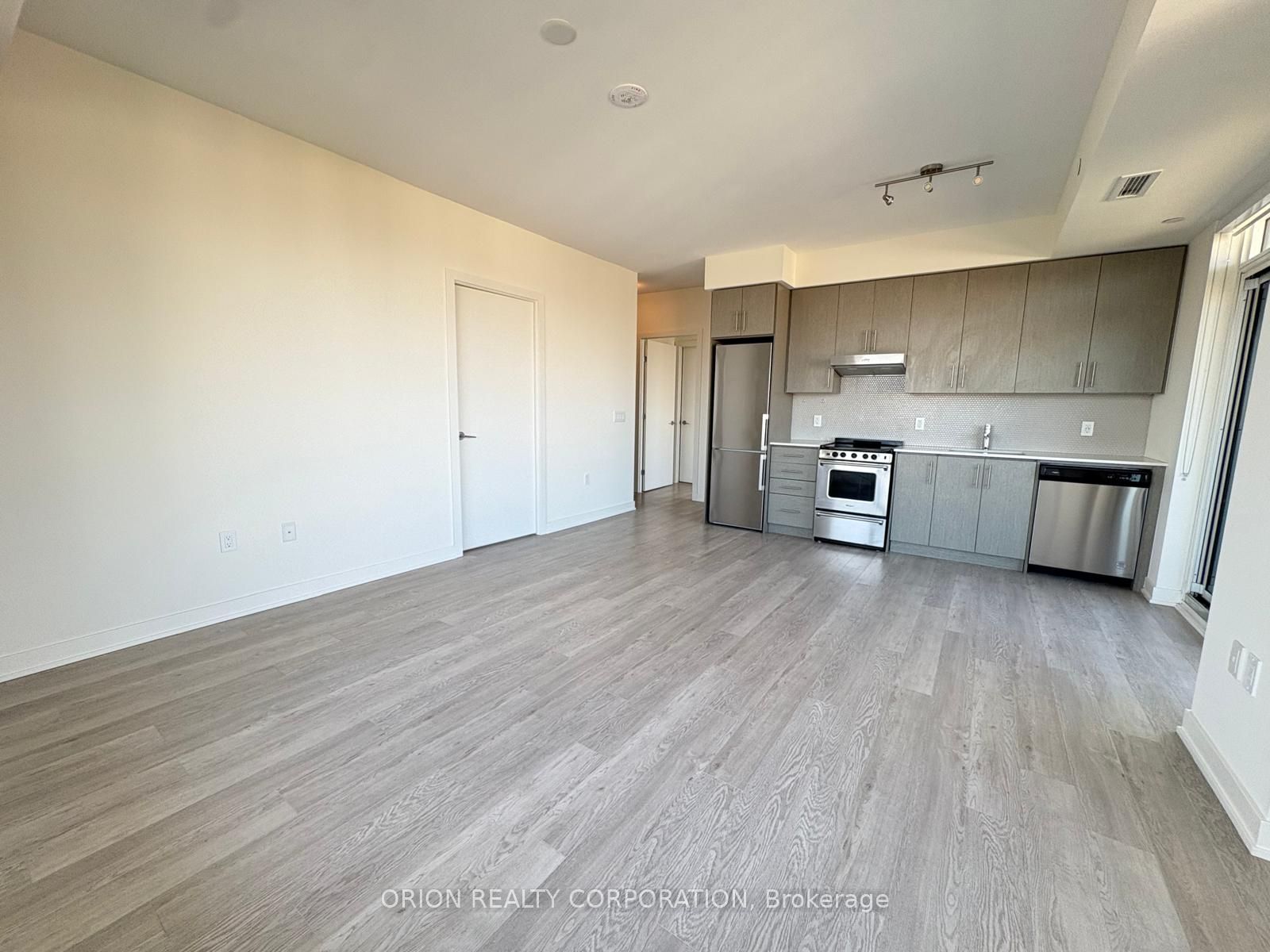 212 King William Street 1203 Property Photo 2